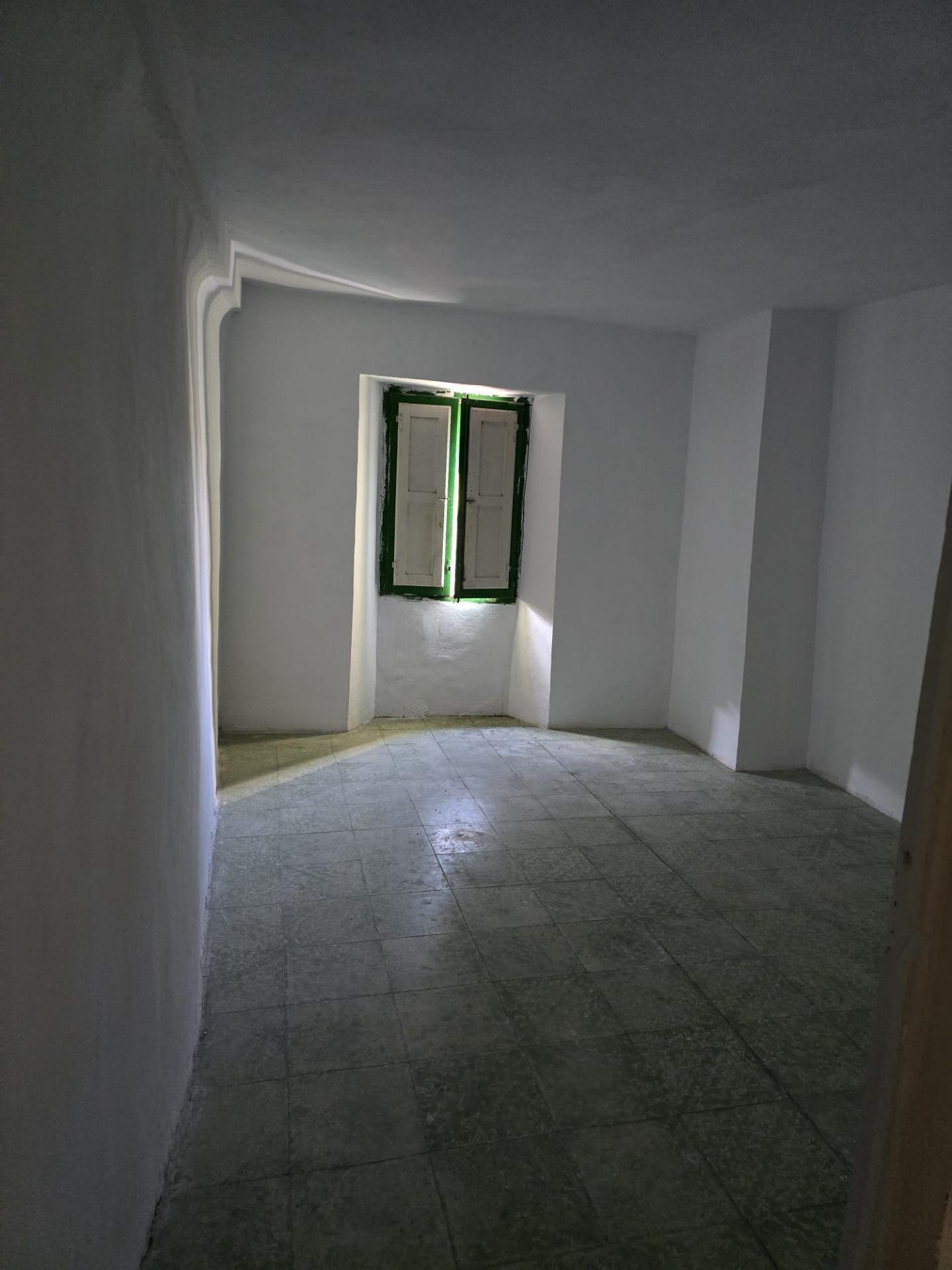 TRADICIONAL CASA A REHABILITAR DE 8 HABITACIONES EN VALLE DE LAS NAVAS + terreno 1116mtrs. urbano