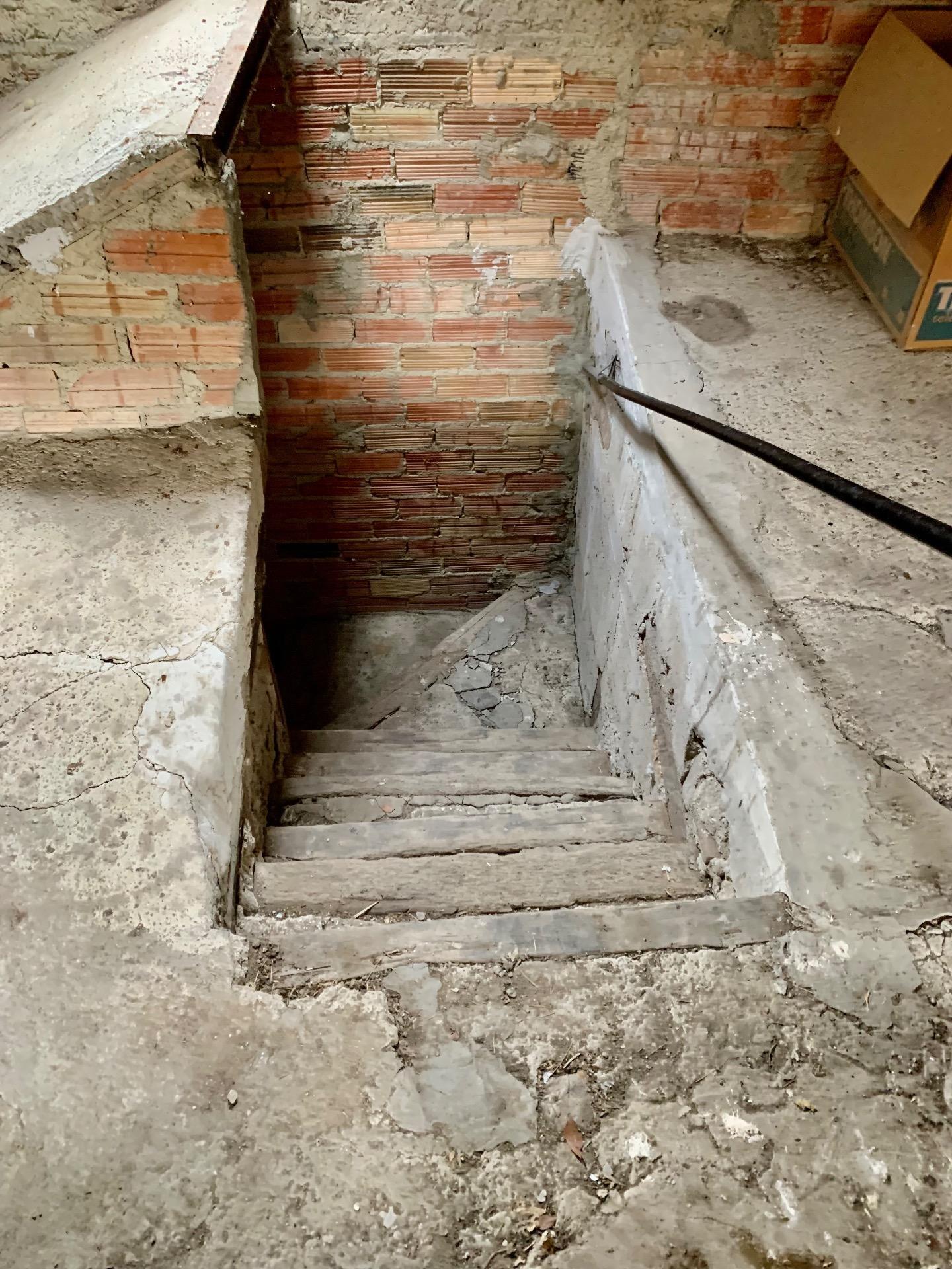 TRADICIONAL CASA A REHABILITAR DE 8 HABITACIONES EN VALLE DE LAS NAVAS + terreno 1116mtrs. urbano