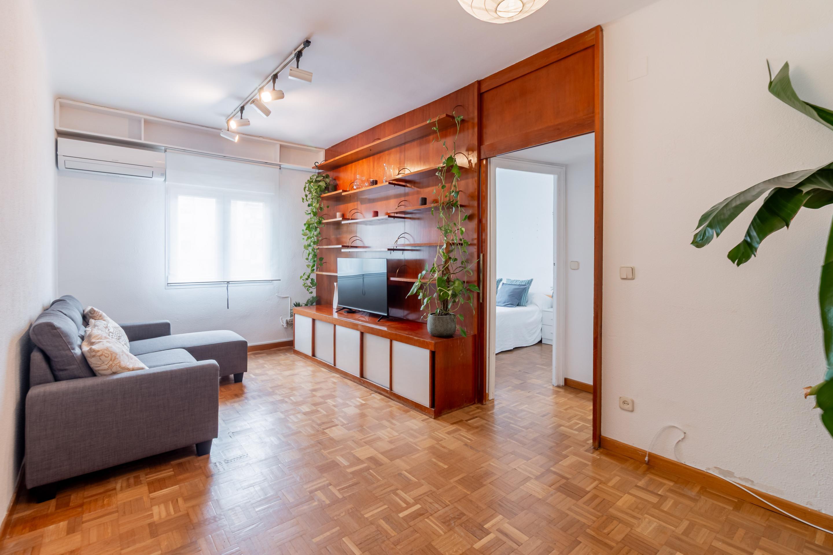 Piso en Alquiler de 2 dormitorios en calle Galileo