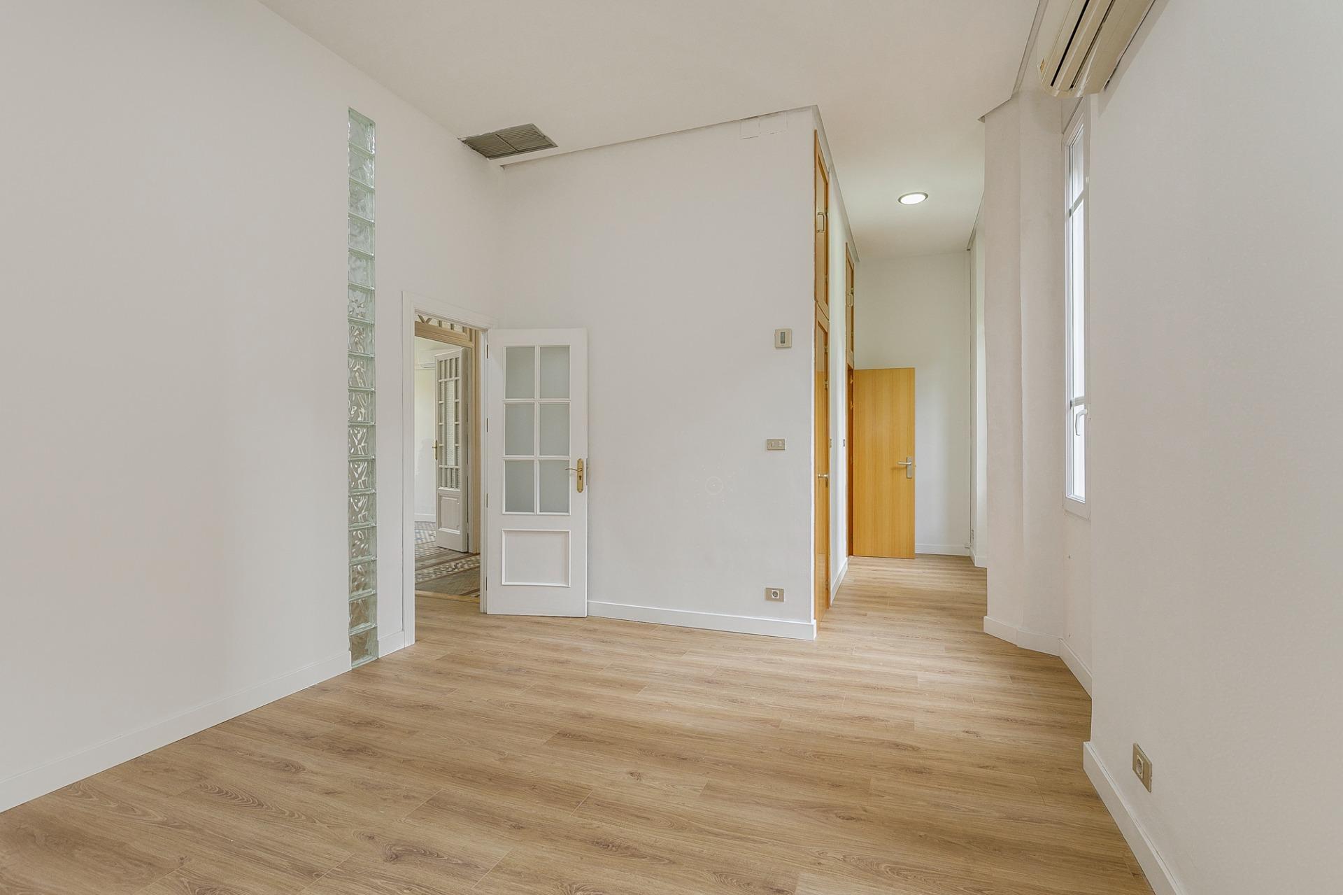 OFICINA VENTA EN GRAN VIA DE COLON