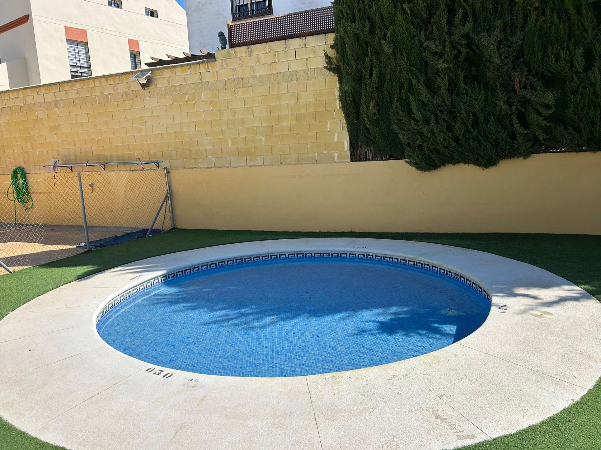 Oportunidad pareado en Avenida Torrejón