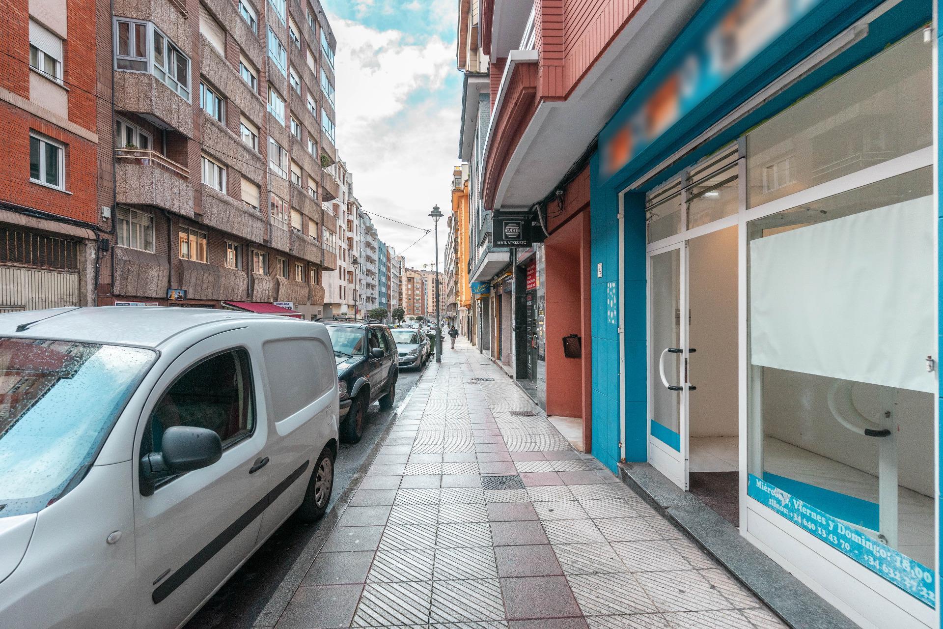 Oportunidad de Local Comercial en Avilés con Posibilidad de Conversión a Vivienda