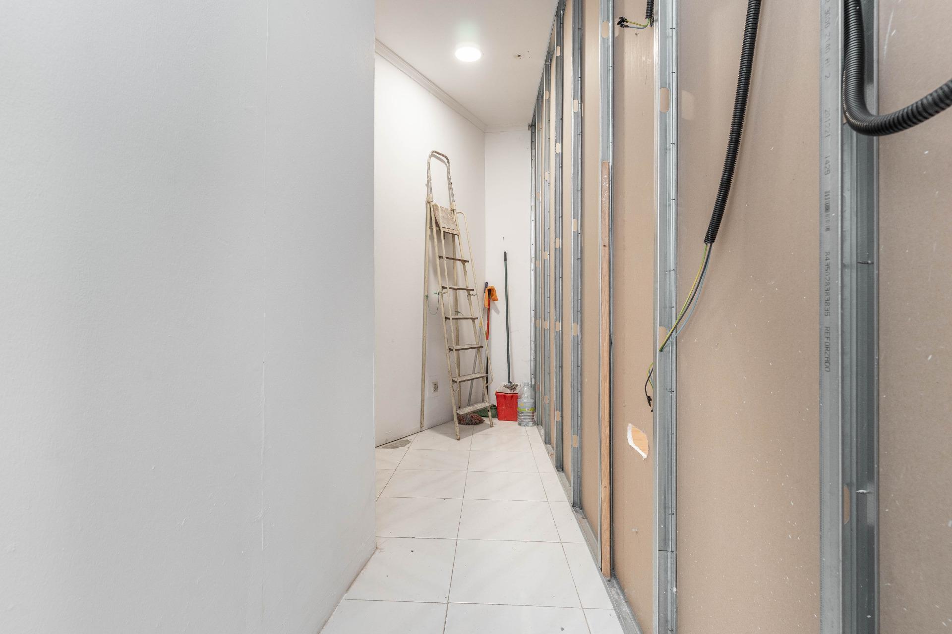 Oportunidad de Local Comercial en Avilés con Posibilidad de Conversión a Vivienda