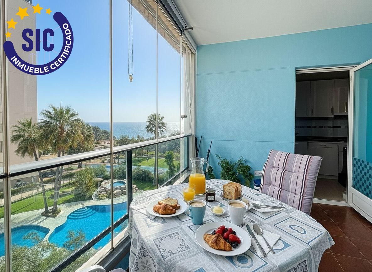 Tu Refugio Frente al Mar: Exclusividad y Vistas en Playa del Torres