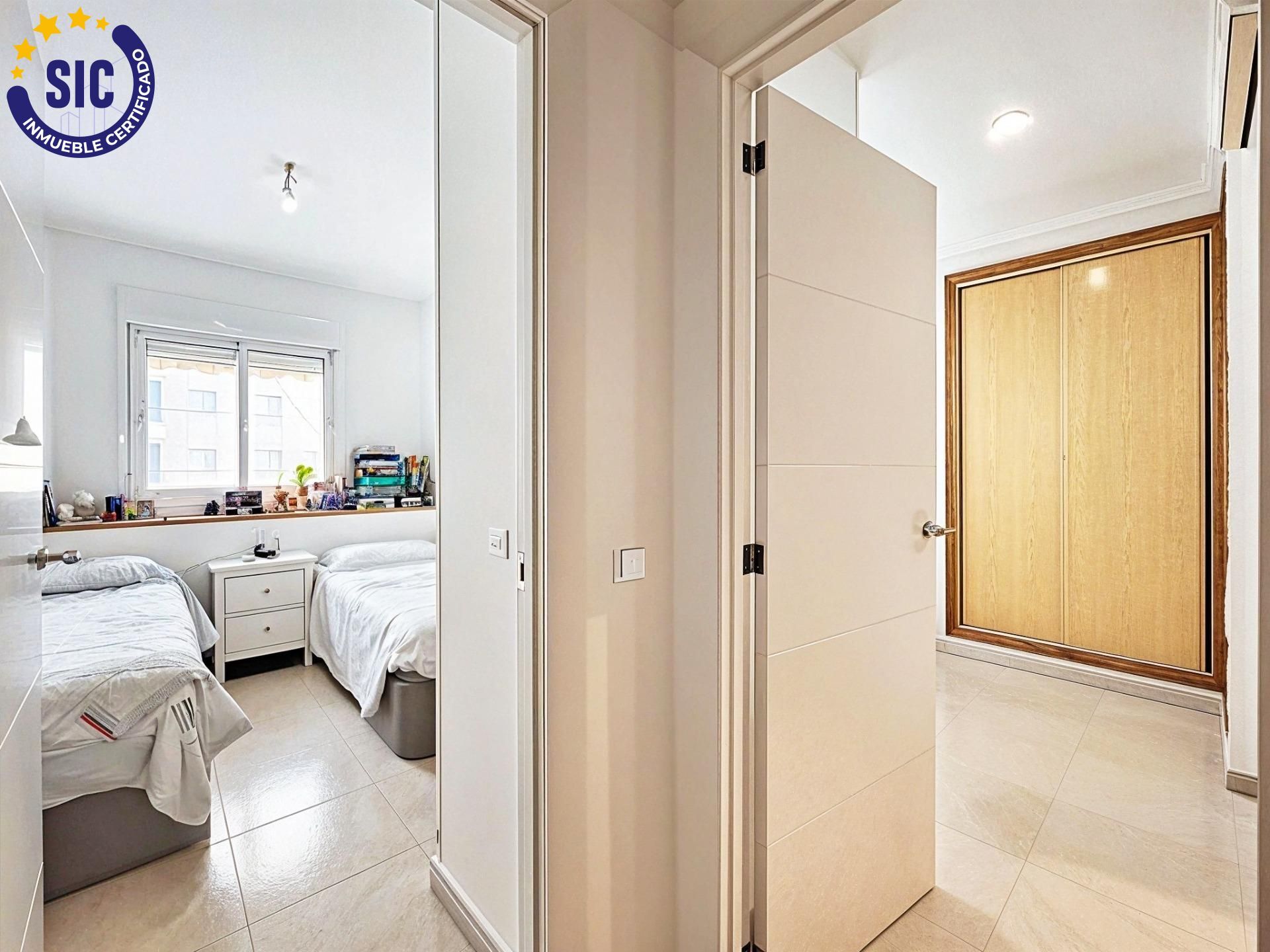 Tu Refugio Frente al Mar: Exclusividad y Vistas en Playa del Torres