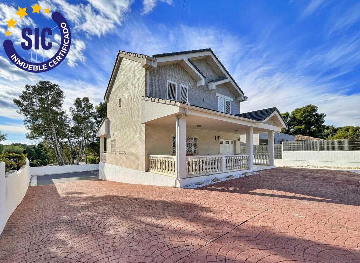 Tu nuevo hogar en Atalaya del Levante: confort, amplitud y piscina privada