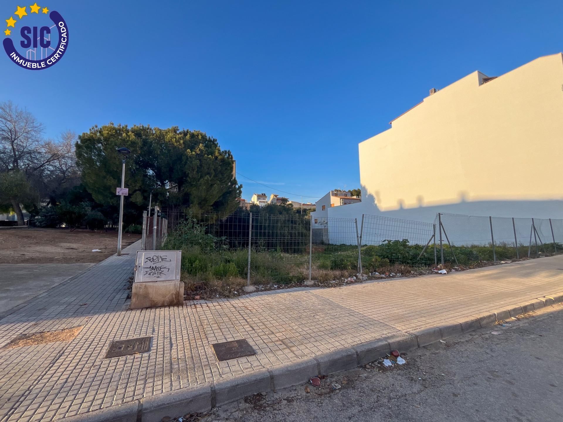 Solar urbano para promoción residencial en L?Alcúdia de Crespins (Valencia)