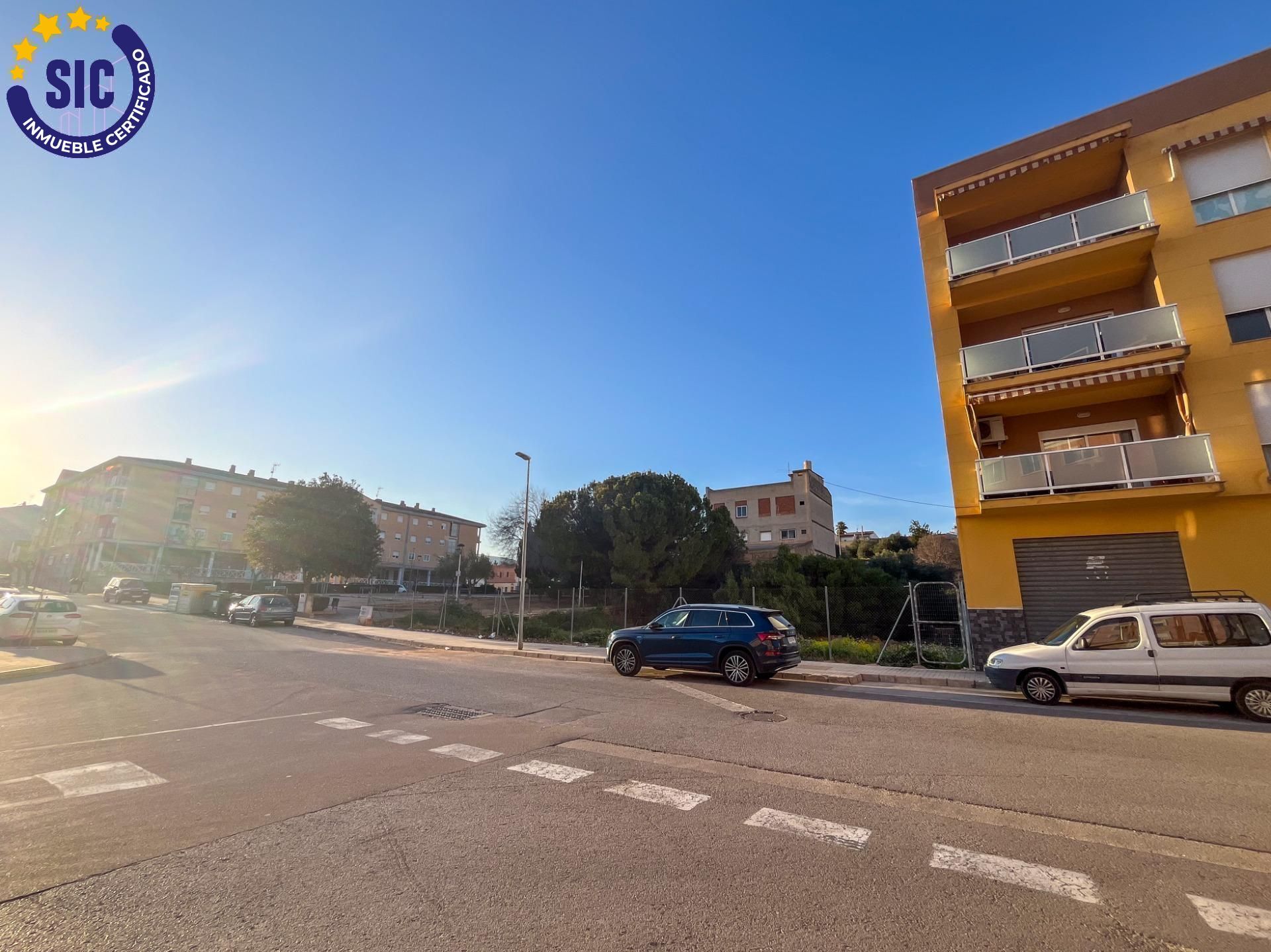Solar urbano para promoción residencial en L?Alcúdia de Crespins (Valencia)
