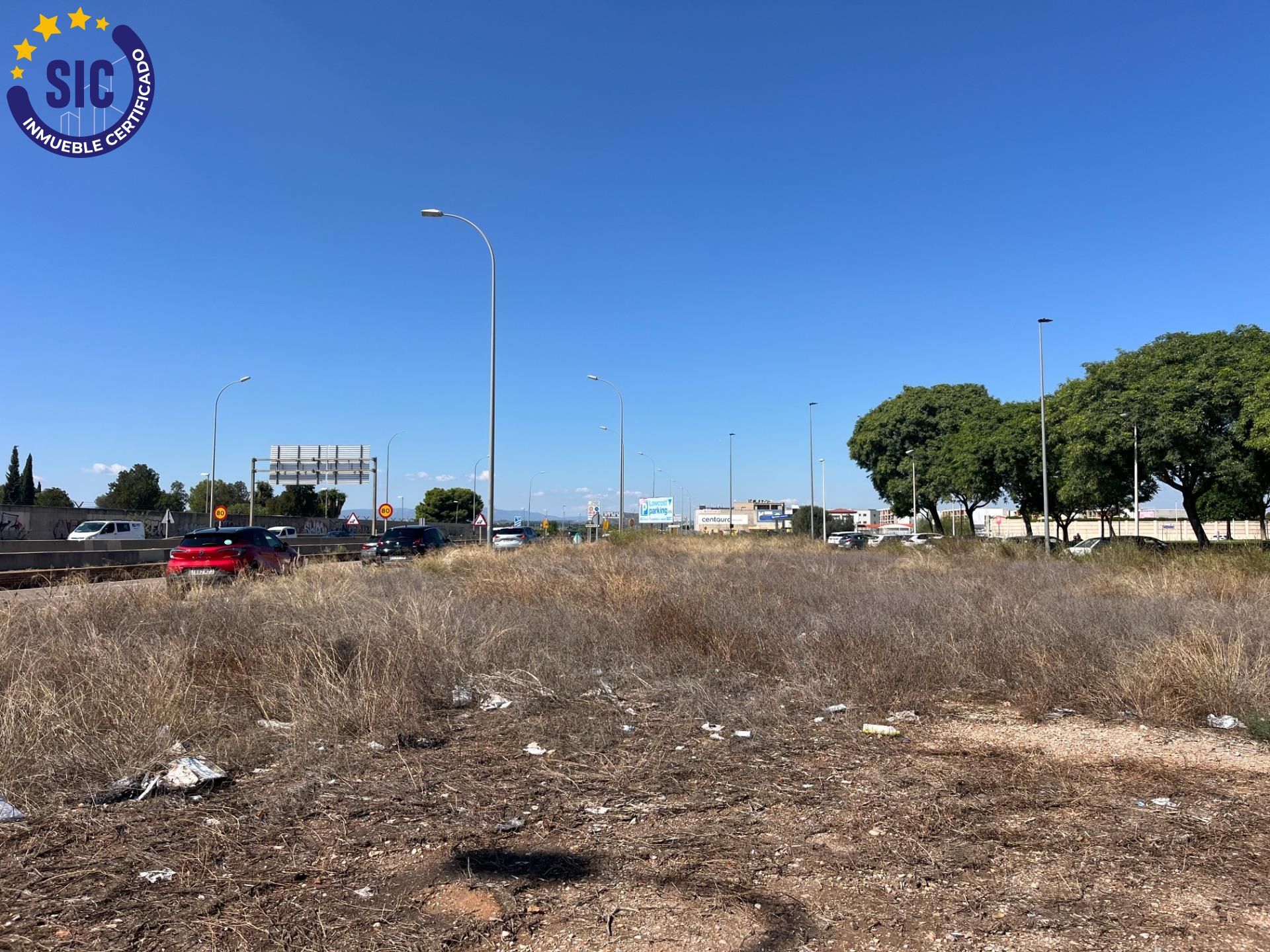 Parcela Industrial Exenta de 2.098 m² en el Eje Logístico de Valencia