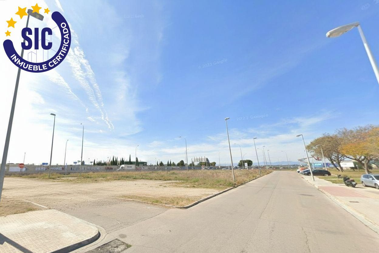Parcela Industrial Exenta de 2.098 m² en el Eje Logístico de Valencia