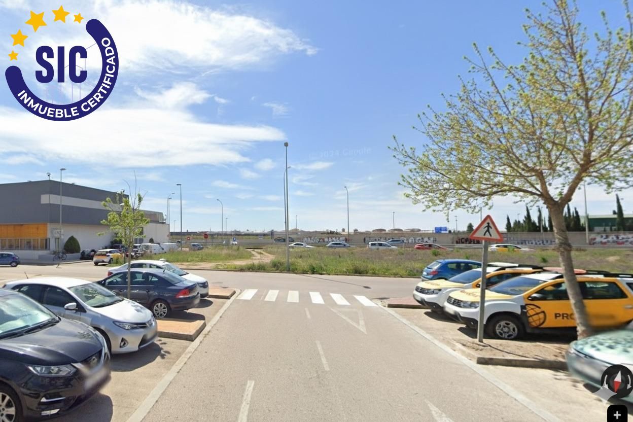 Parcela Industrial Exenta de 2.098 m² en el Eje Logístico de Valencia
