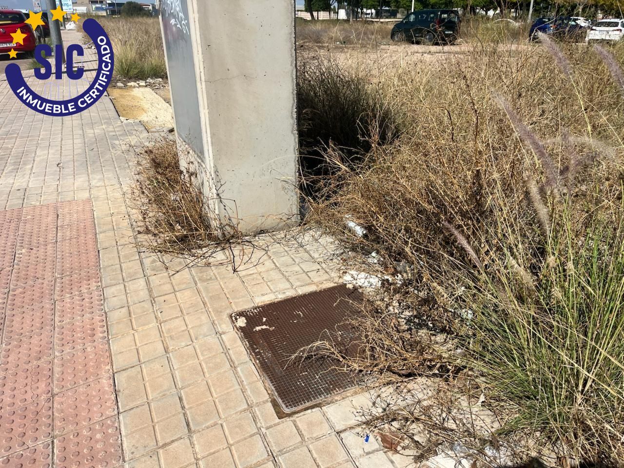 Parcela Industrial Exenta de 2.098 m² en el Eje Logístico de Valencia