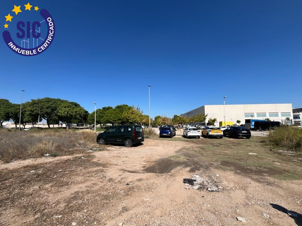 Parcela Industrial Exenta de 2.098 m² en el Eje Logístico de Valencia