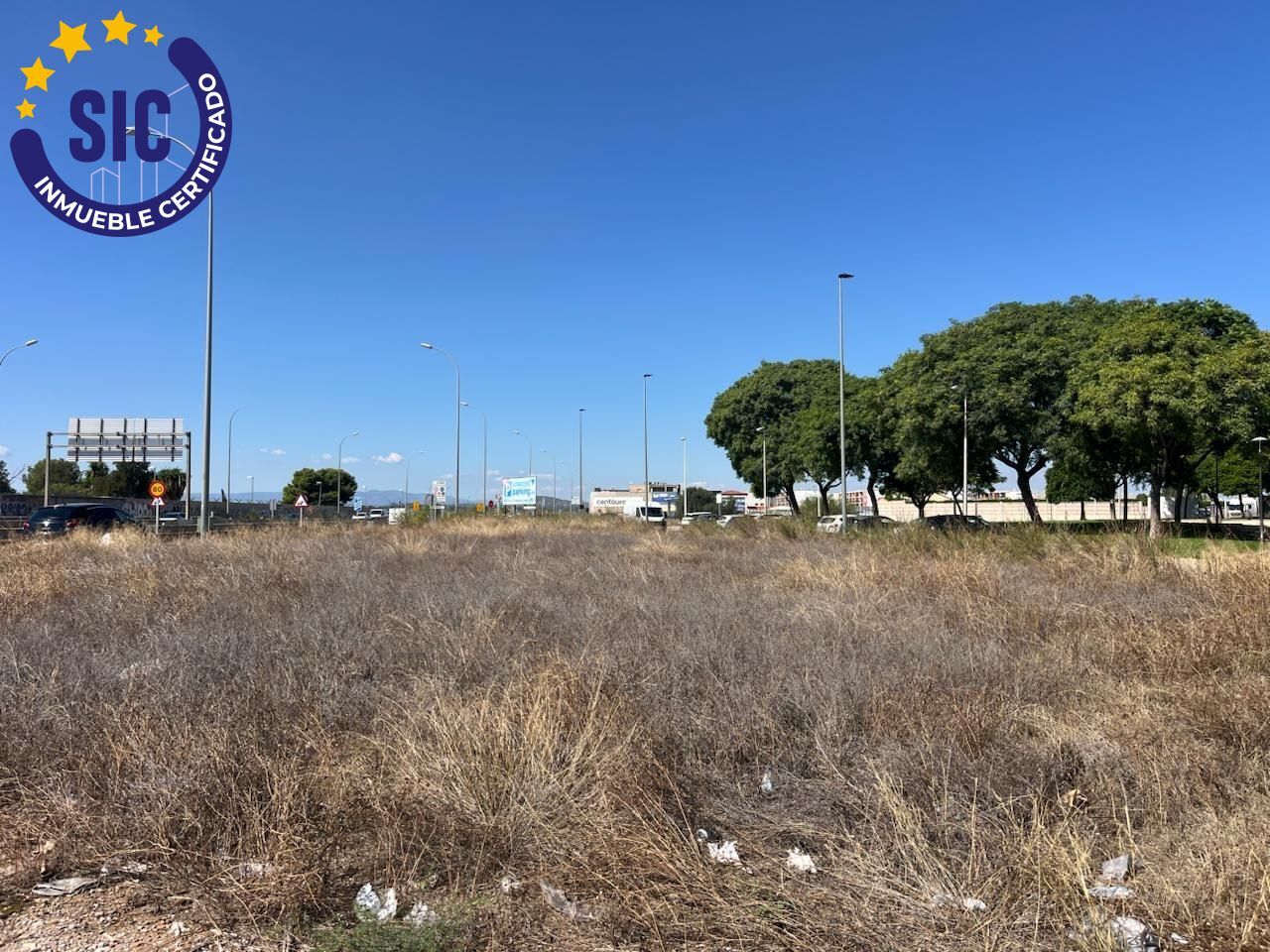 Parcela Industrial Exenta de 2.098 m² en el Eje Logístico de Valencia