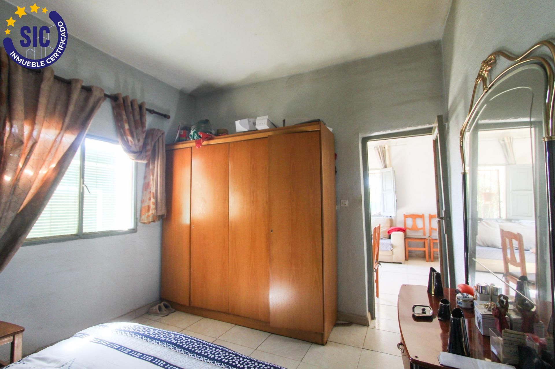 Se vende chalet urbano en Urbanización Chuliesa, Llíria.