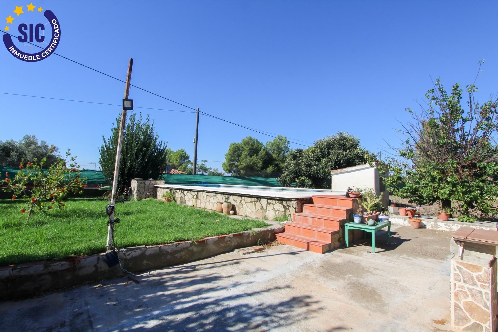 Se vende chalet urbano en Urbanización Chuliesa, Llíria.