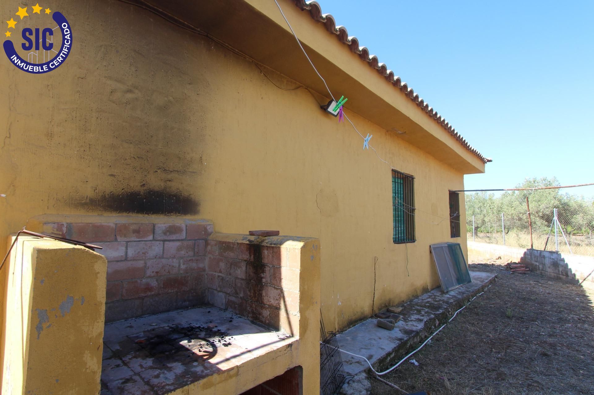 Se vende chalet urbano en Urbanización Chuliesa, Llíria.