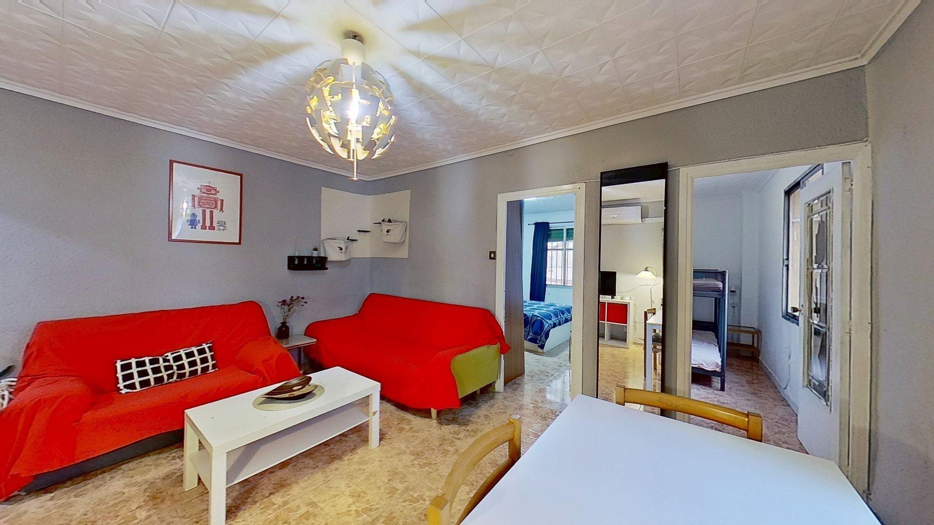 Se vende piso acogedor en Av. Cardenal Benlloch - Valencia.