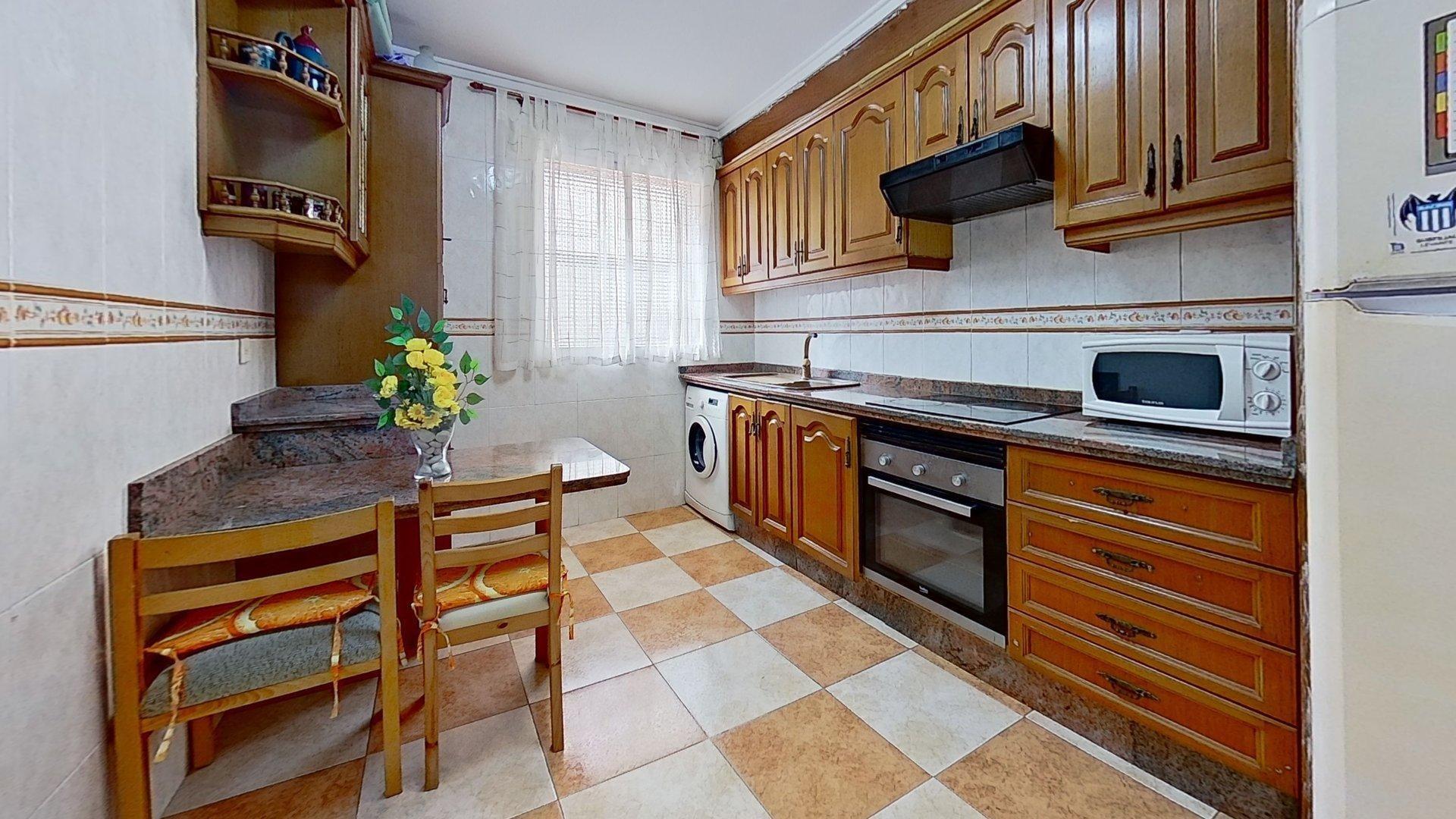 Se vende piso acogedor en Av. Cardenal Benlloch - Valencia.