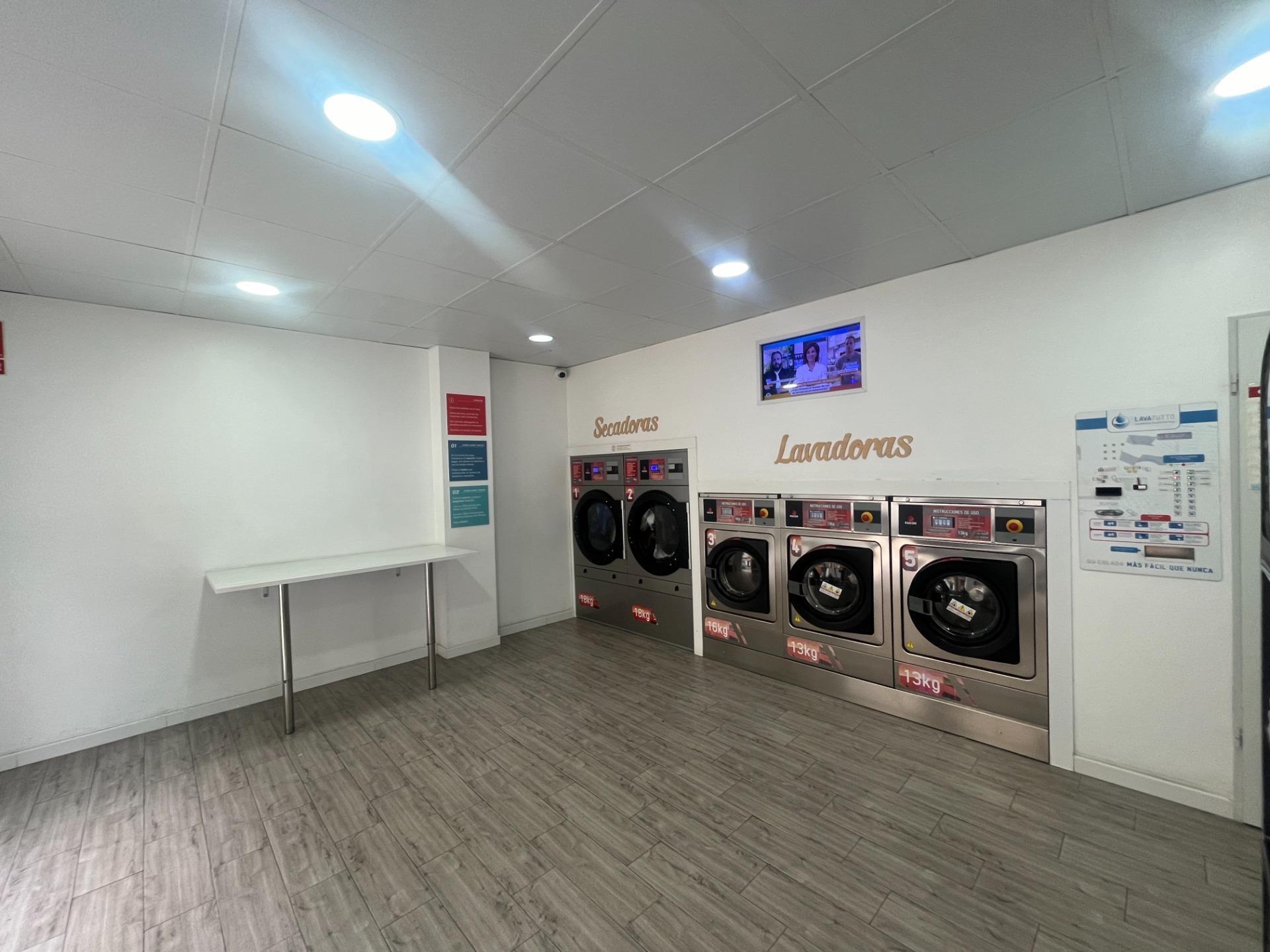 OPORTUNIDAD DE CHALET Y SI DESEAS CON NEGOCIO!!!