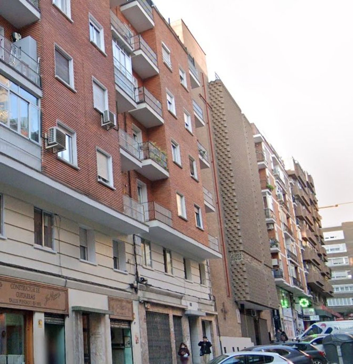 Piso en venta en calle Del General Margallo, Tetuán, Madrid 3/5