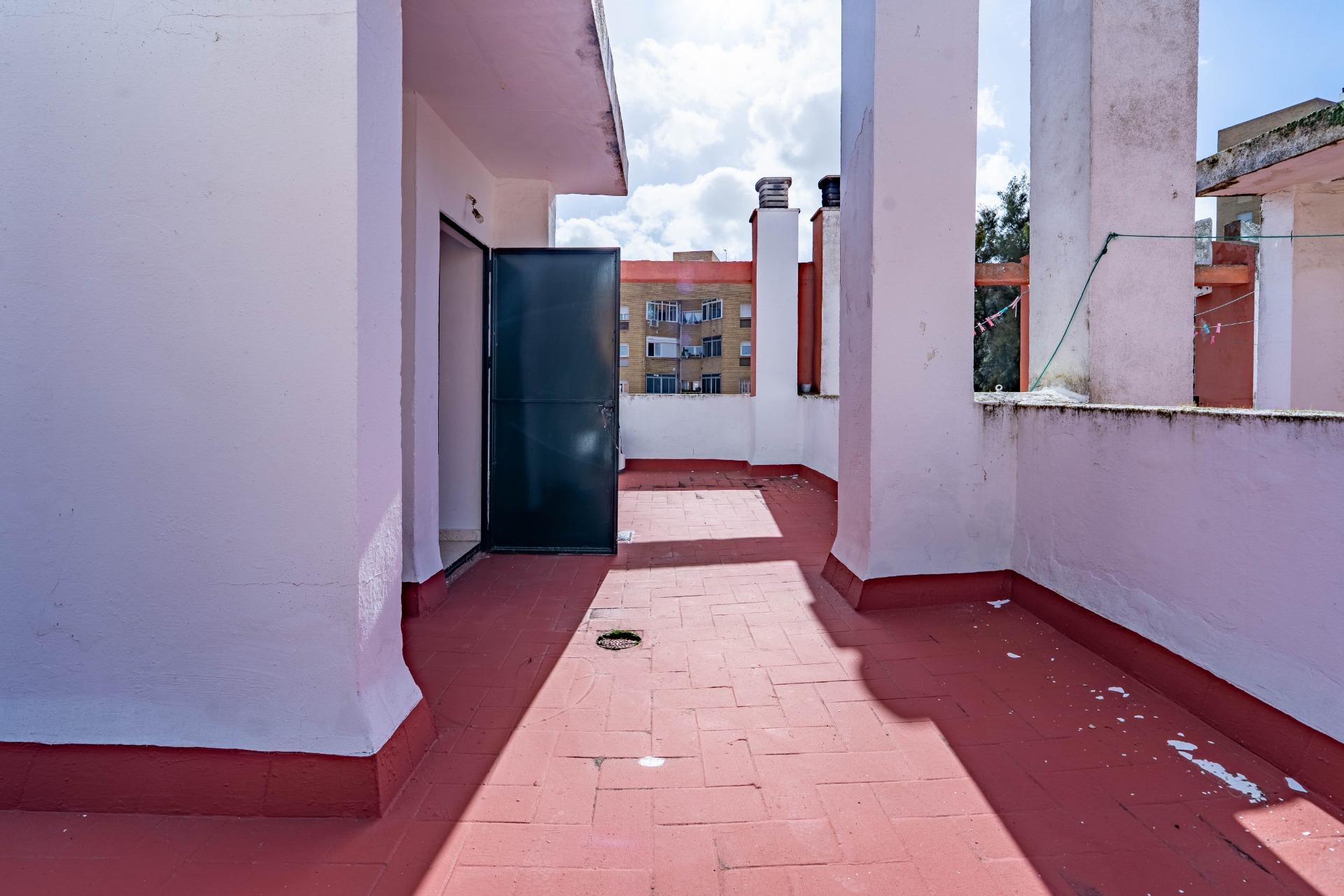 Encantador Adosado en Santa Eufemia