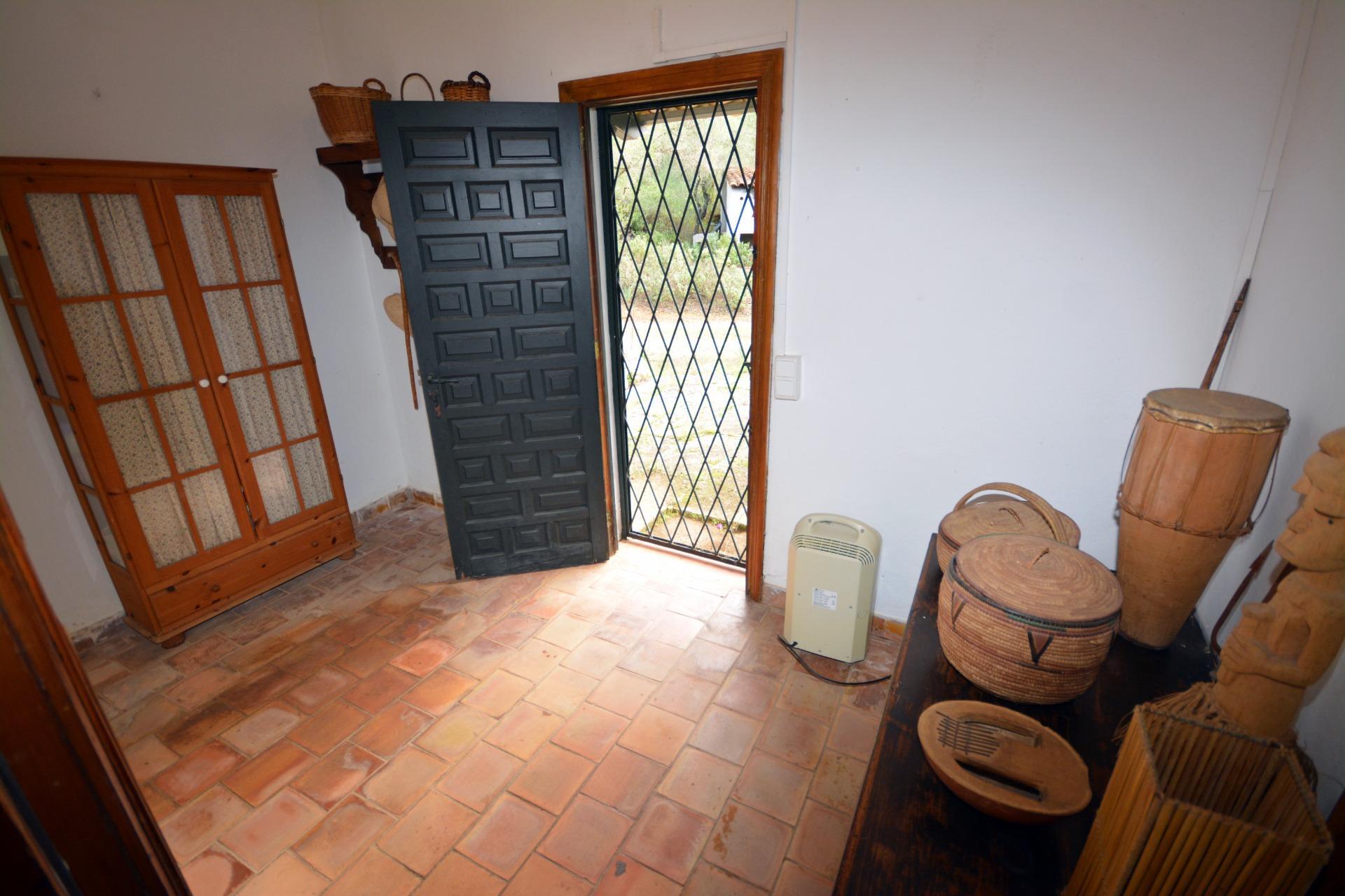 ENCANTADORA FINCA RÚSTICA EN CASA BLANCA
