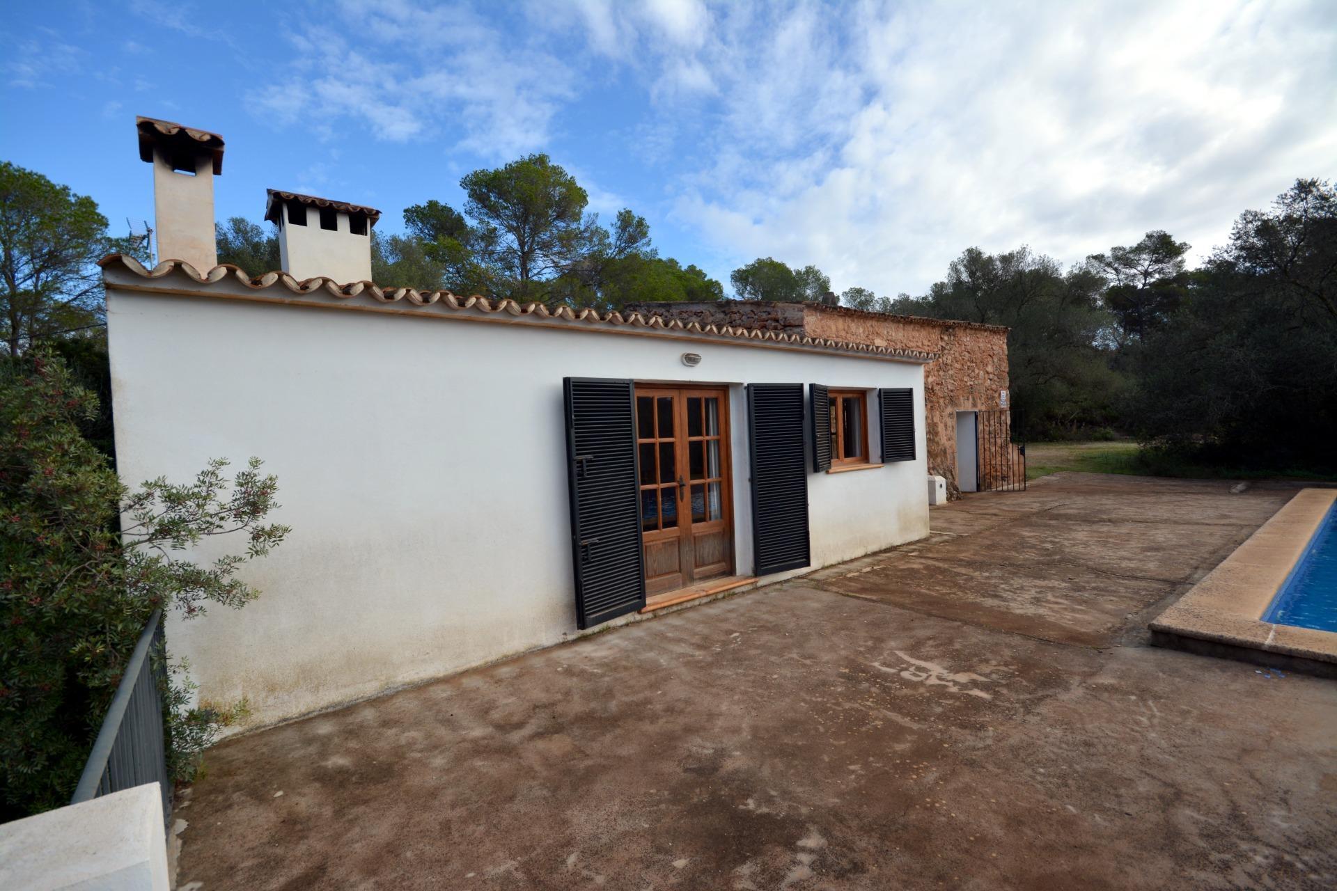 ENCANTADORA FINCA RÚSTICA EN CASA BLANCA