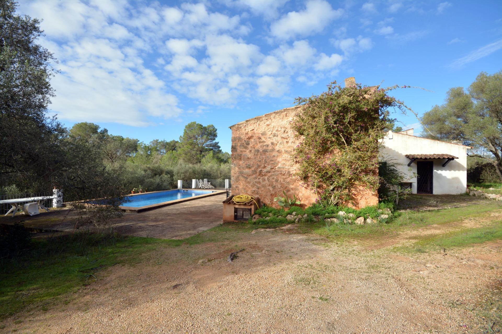 ENCANTADORA FINCA RÚSTICA EN CASA BLANCA