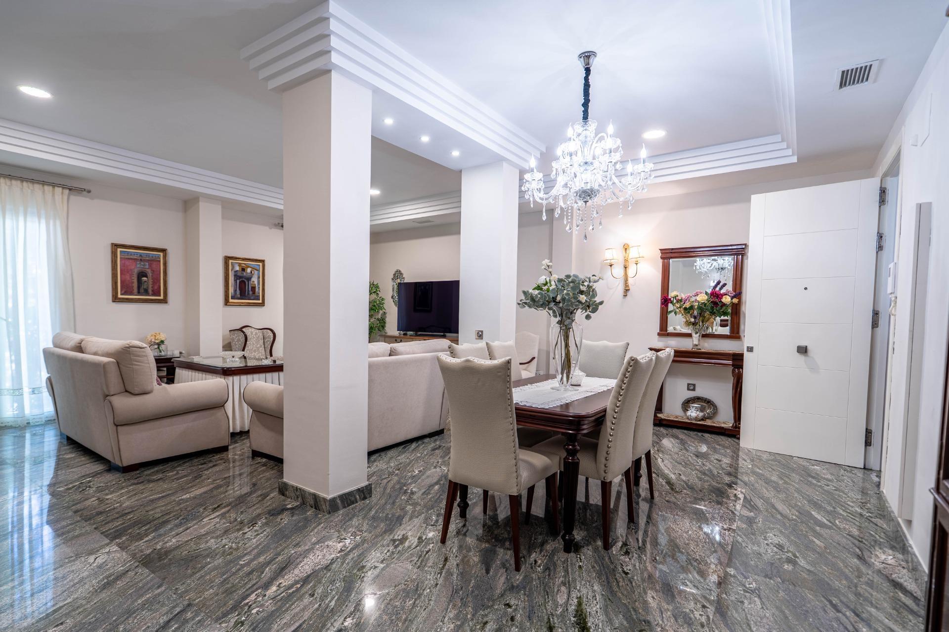 Exclusivo Ático Dúplex con Terraza y Piscina Privada en la mejor zona de triana.