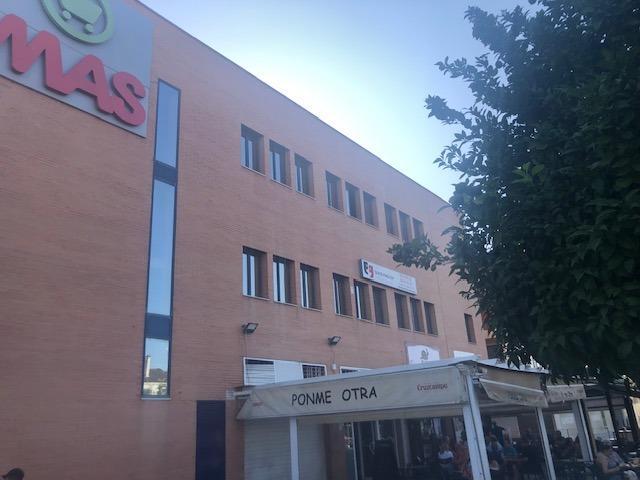 Fantástica oficina diáfana en pleno centro de Tomares.