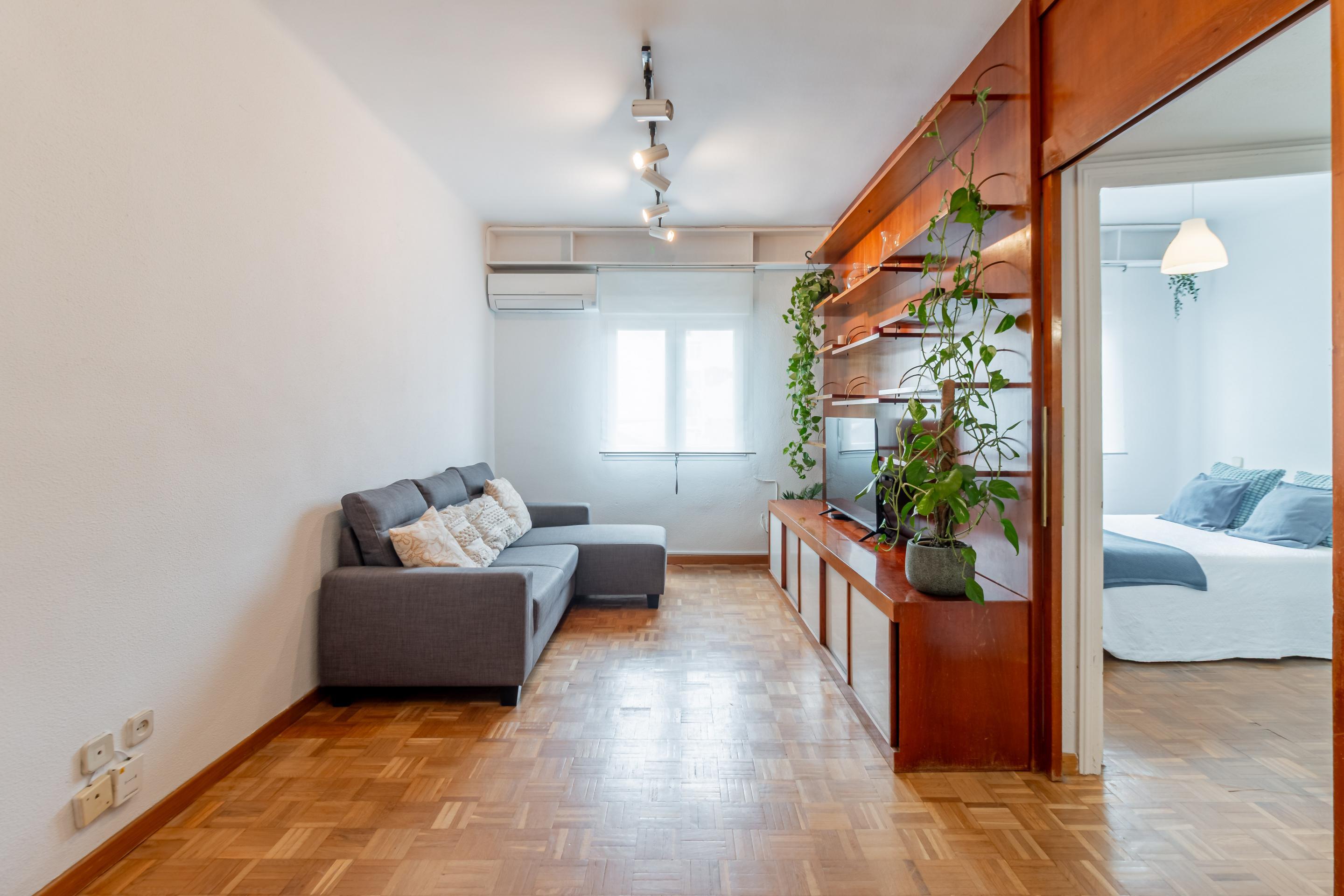 Piso en Alquiler de 2 dormitorios en calle Galileo