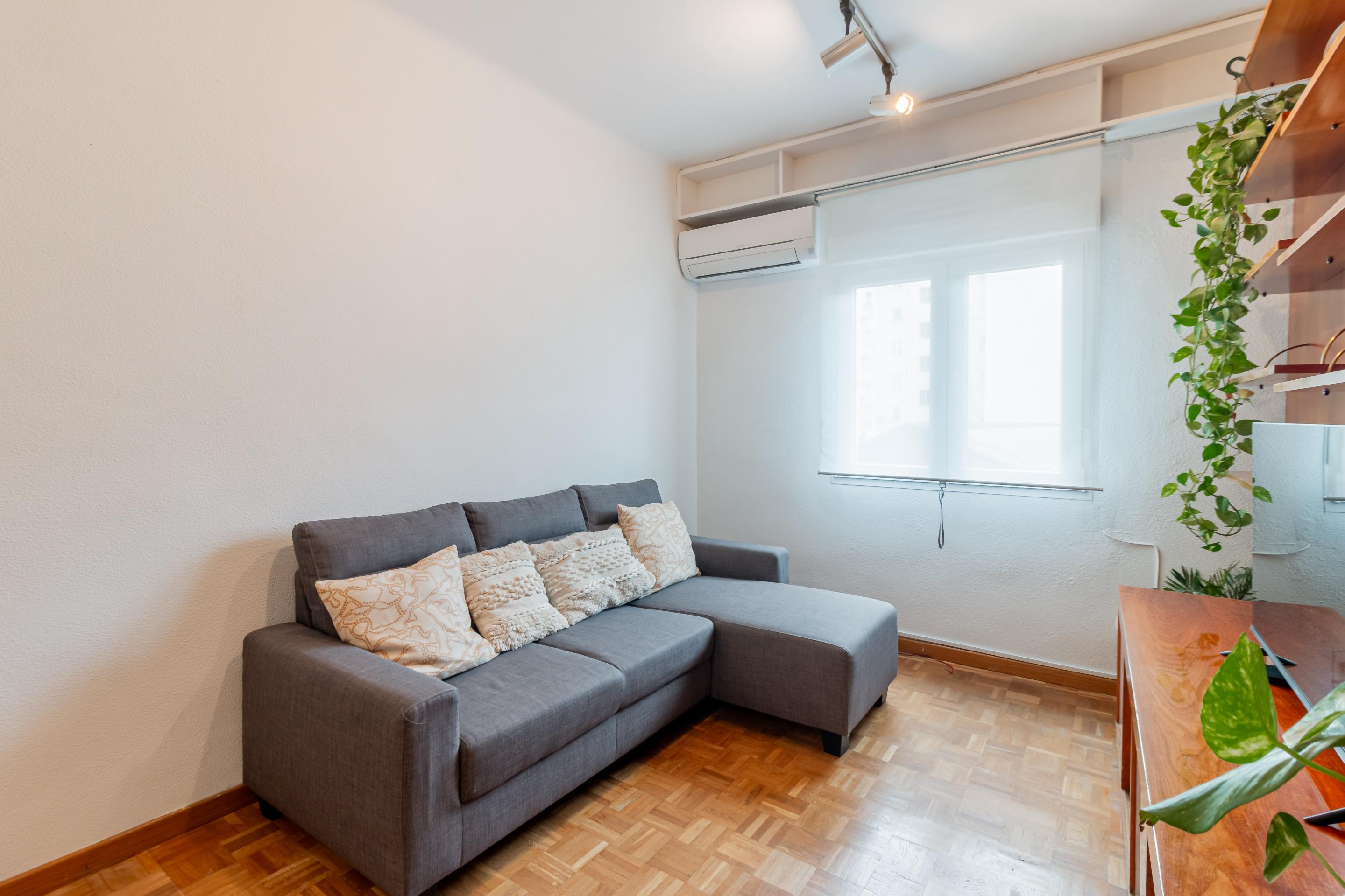 Piso en Alquiler de 2 dormitorios en calle Galileo