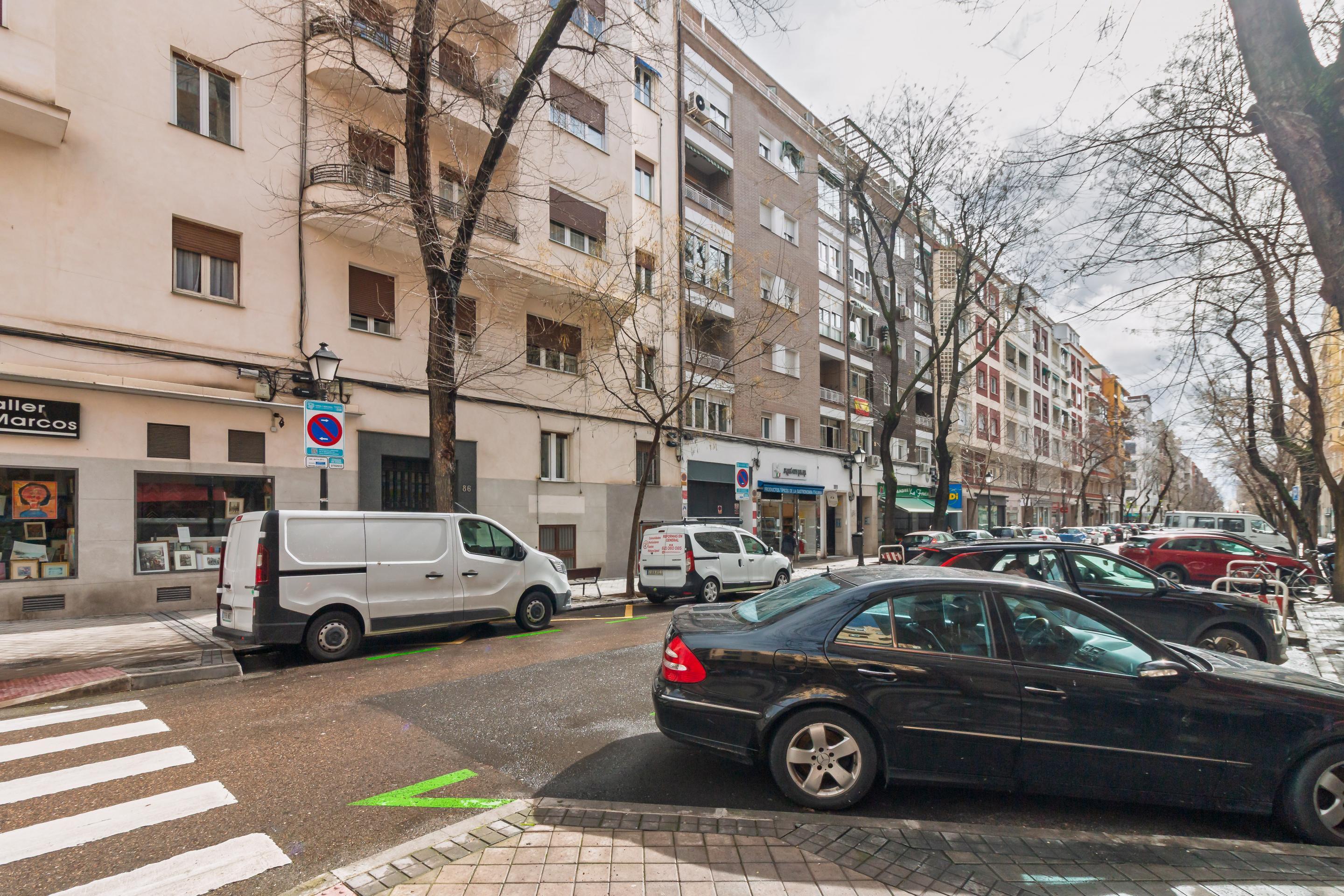 Piso en Alquiler de 2 dormitorios en calle Galileo