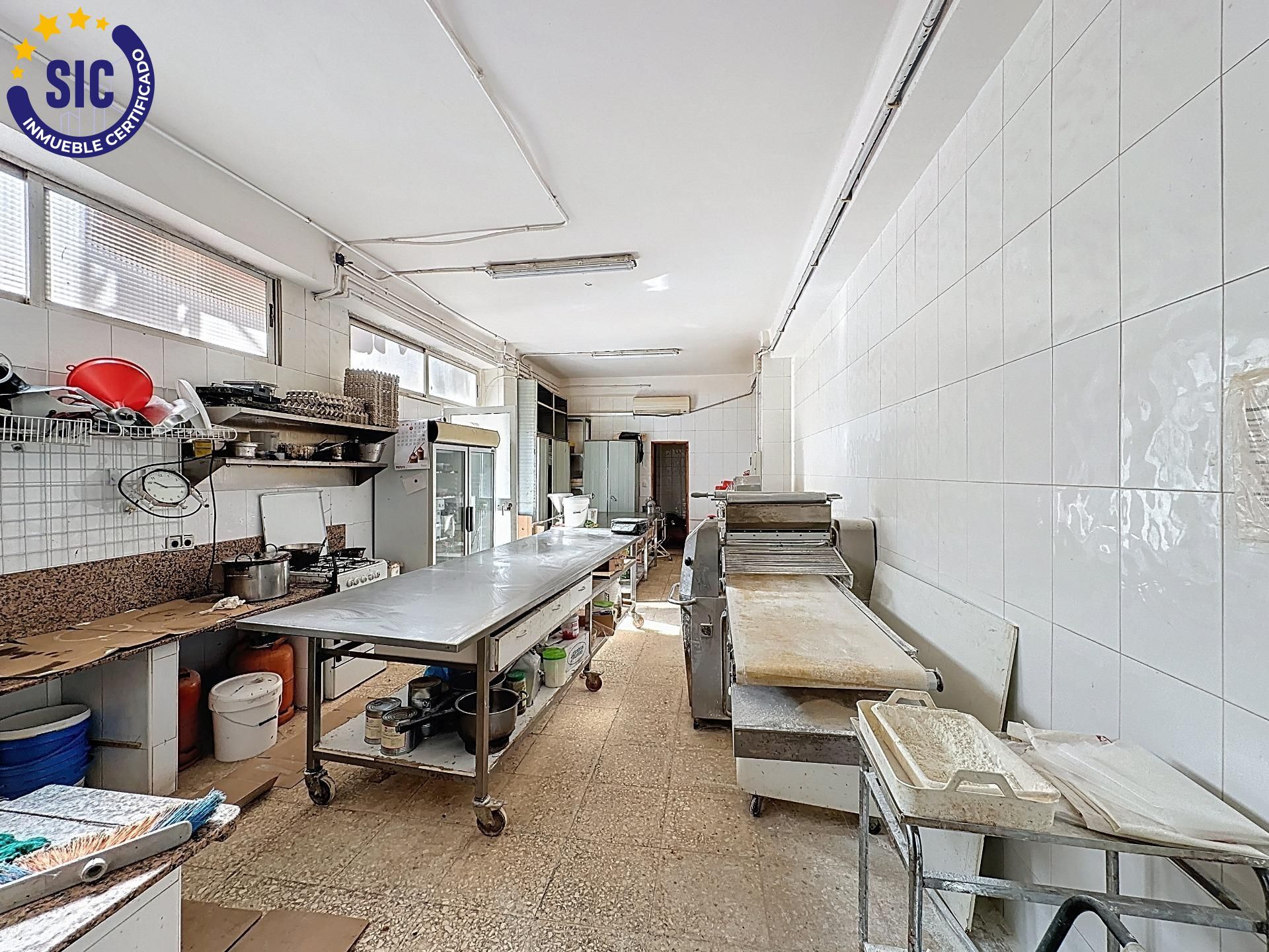 Oportunidad estratégica: local comercial de alto impacto en Valencia ? Zona La Saïdia