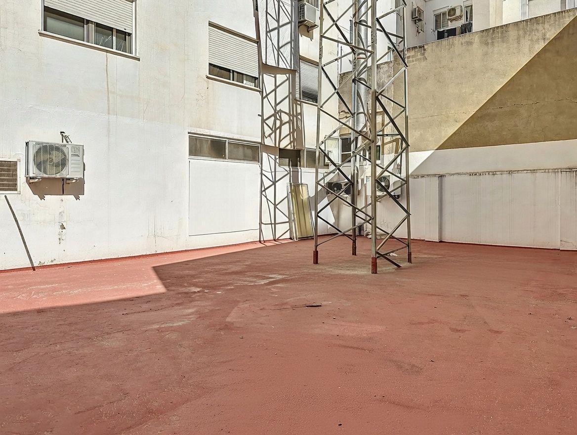 Oportunidad estratégica: local comercial de alto impacto en Valencia ? Zona La Saïdia