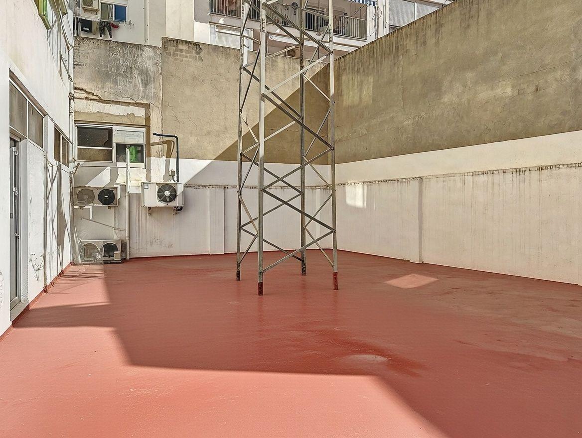 Oportunidad estratégica: local comercial de alto impacto en Valencia ? Zona La Saïdia