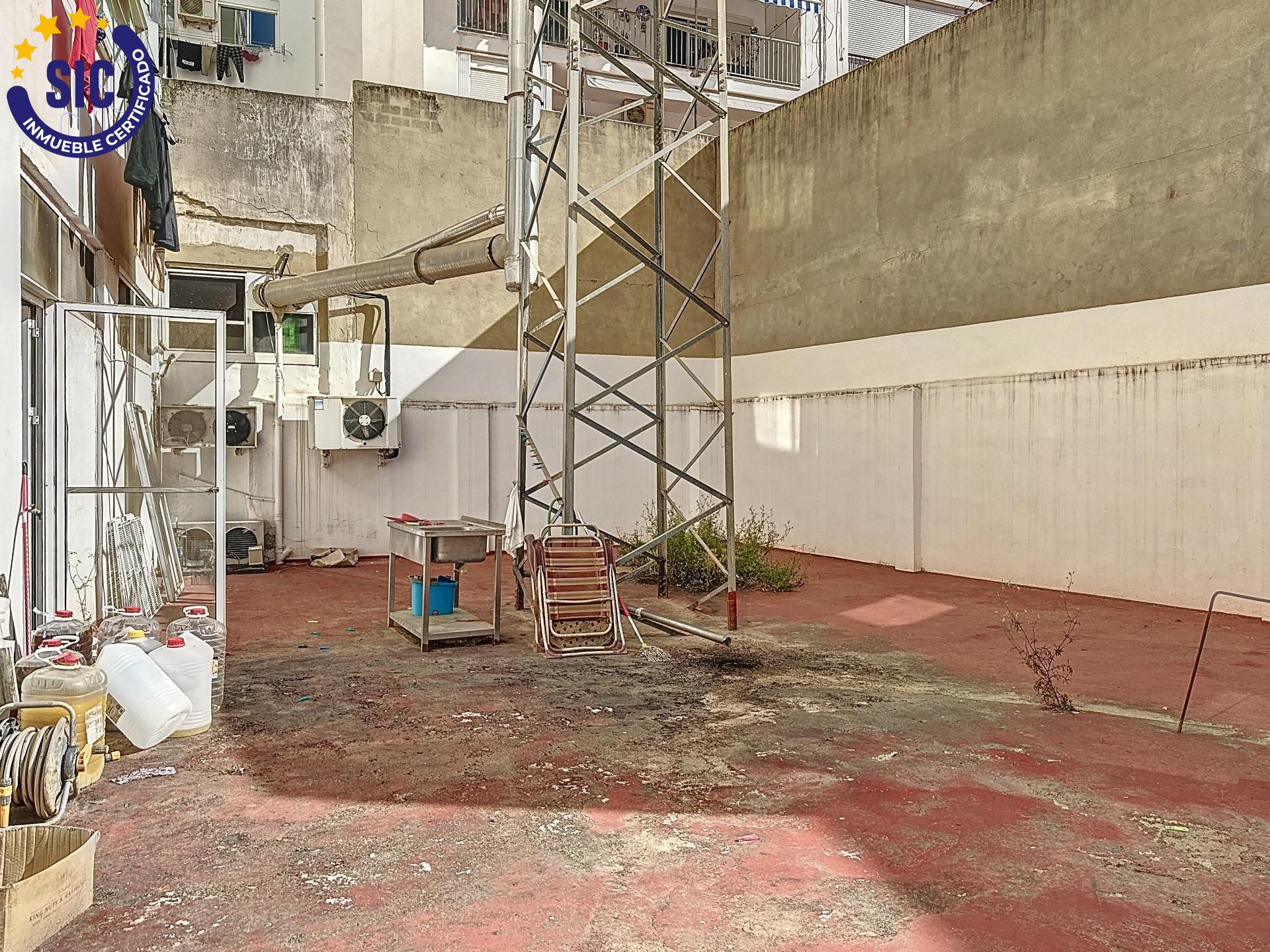 Oportunidad estratégica: local comercial de alto impacto en Valencia ? Zona La Saïdia