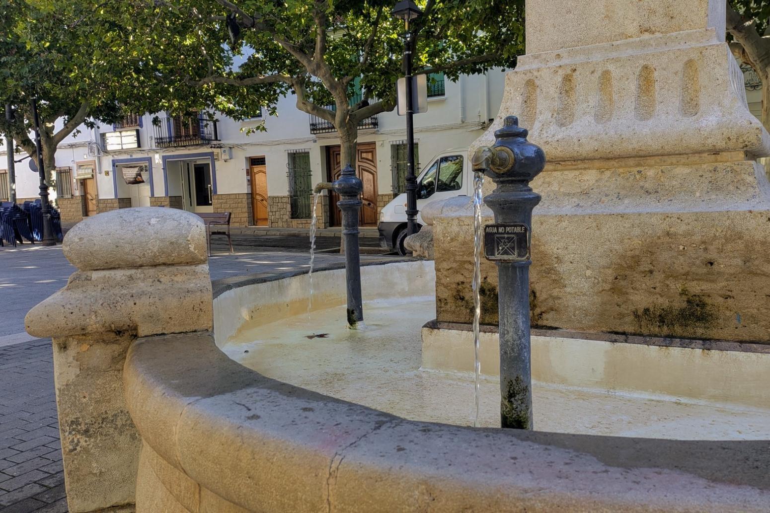 ¡OPORTUNIDAD! ¡VENTA ADOSADO con PISCINA en MACASTRE!