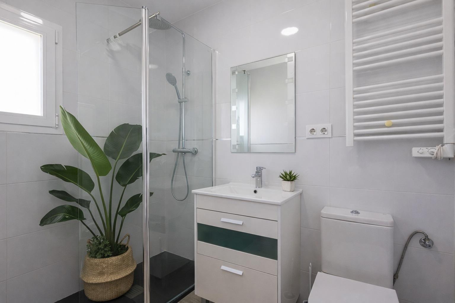 Chalet Independiente en Primera Línea de Playa: Tu refugio en Mareny de Barraquetes, Sueca, Valencia