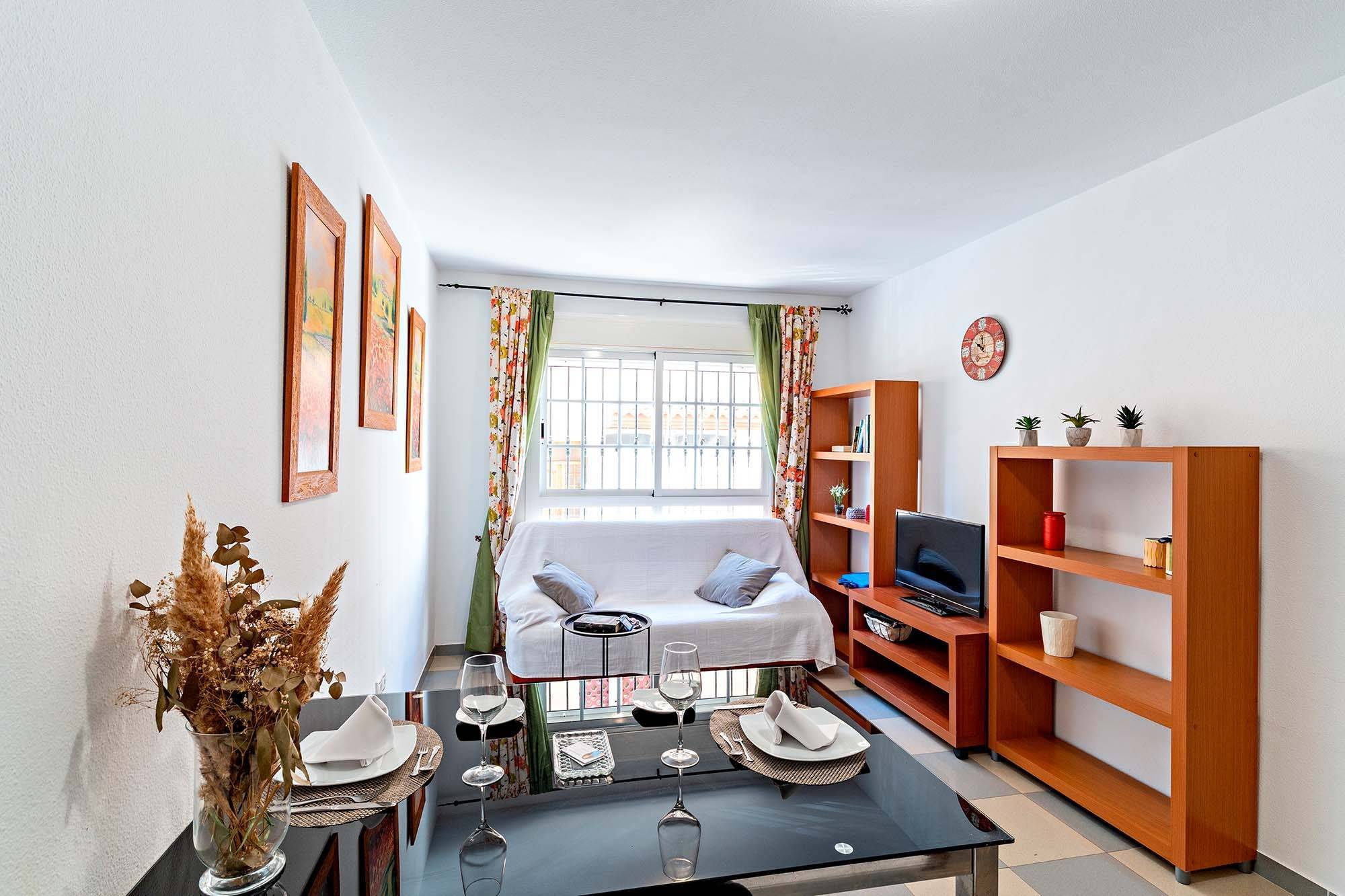 Encantadora Planta Baja en Roquetas de Mar, Ideal para Tu Nuevo Hogar