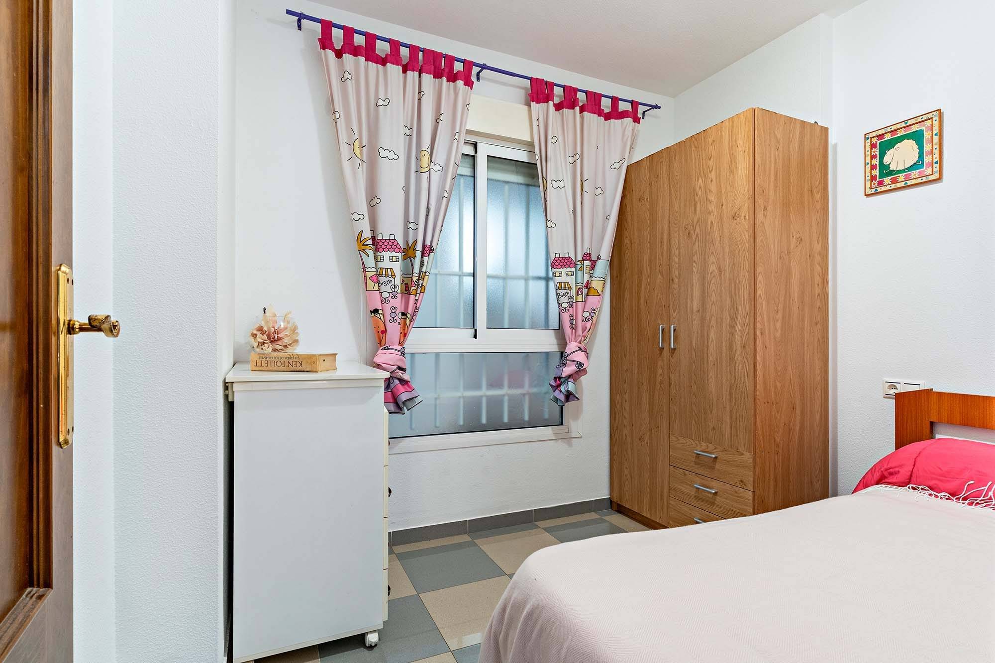 Encantadora Planta Baja en Roquetas de Mar, Ideal para Tu Nuevo Hogar