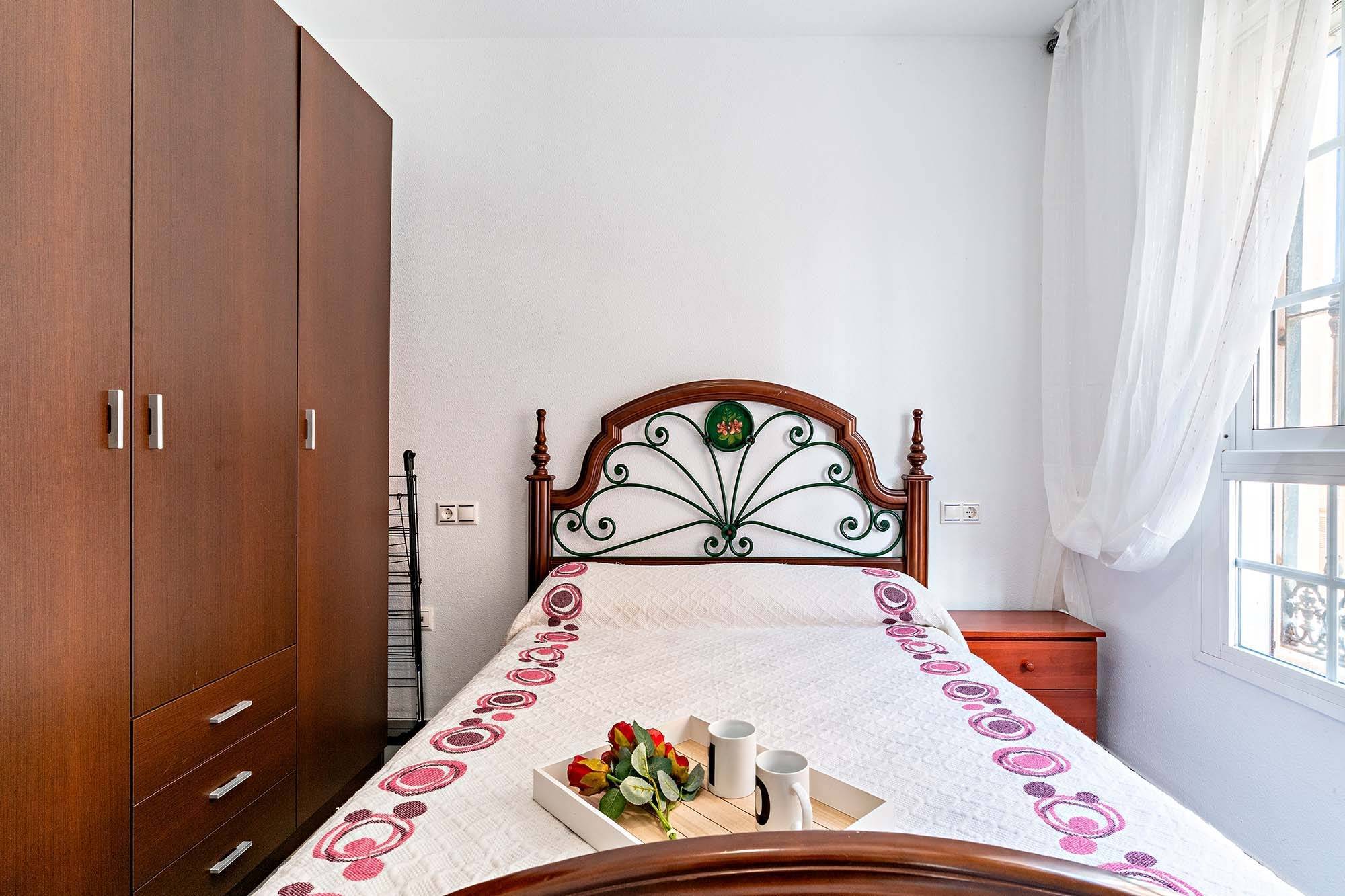 Encantadora Planta Baja en Roquetas de Mar, Ideal para Tu Nuevo Hogar