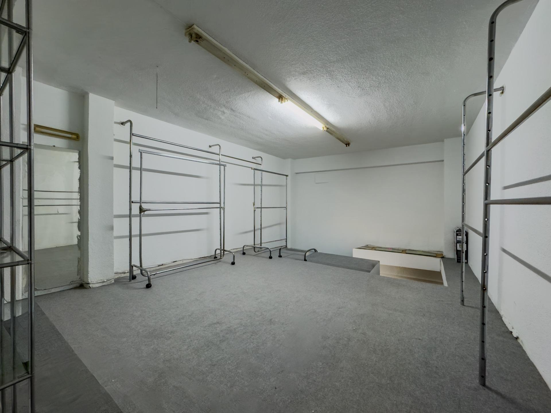 Local en pleno centro de Santurtzi. ZONA COMERCIAL - José Miguel de Barandiarán 1