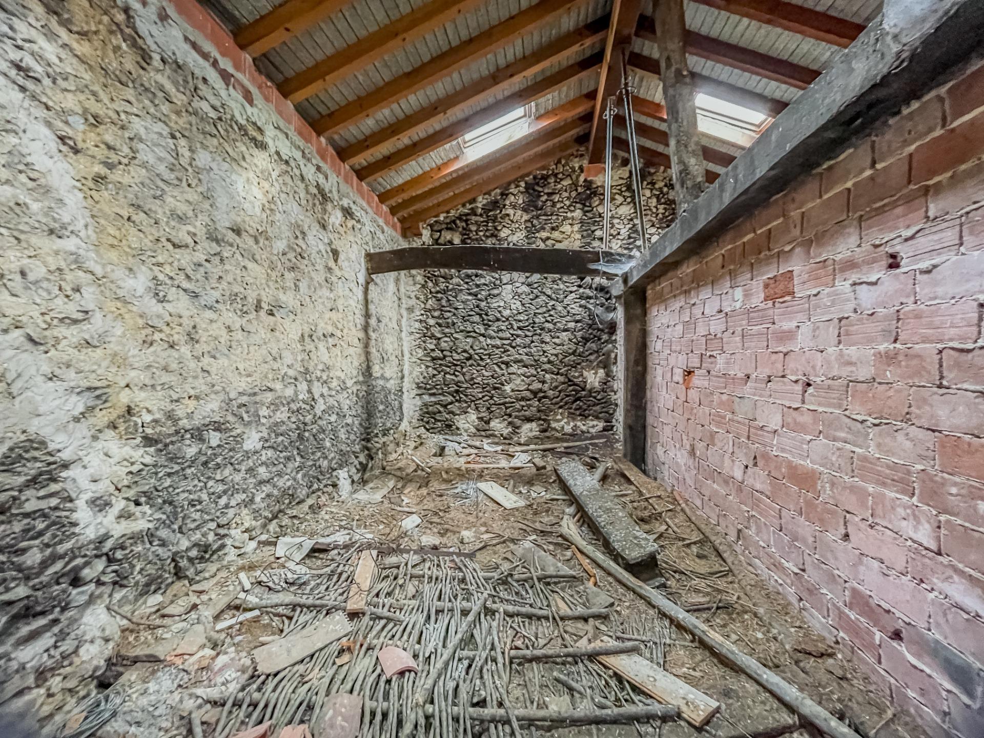 Casa de piedra para rehabilitar en plena naturaleza ? Valdáliga (Cantabria)