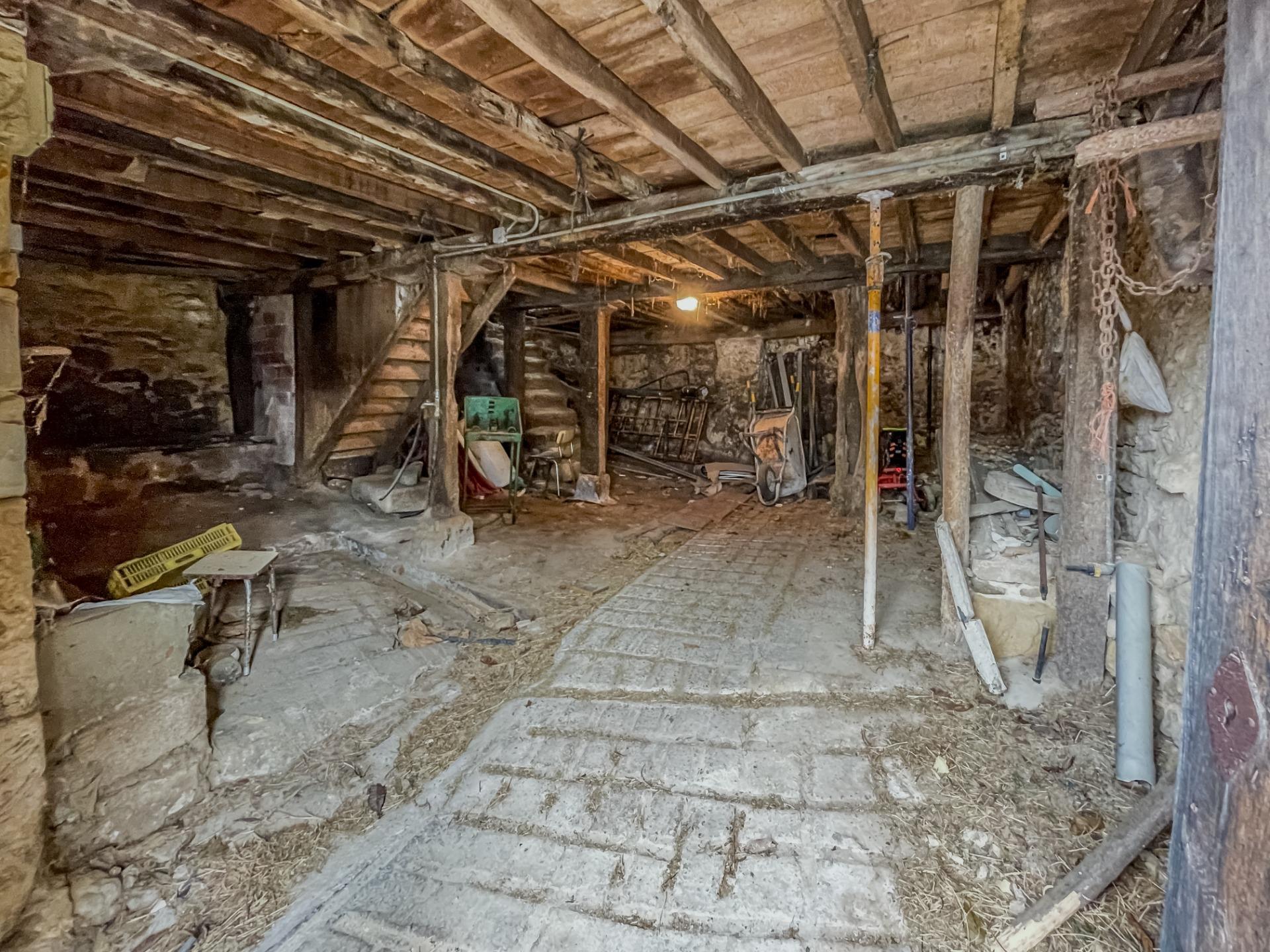 Casa de piedra para rehabilitar en plena naturaleza ? Valdáliga (Cantabria)