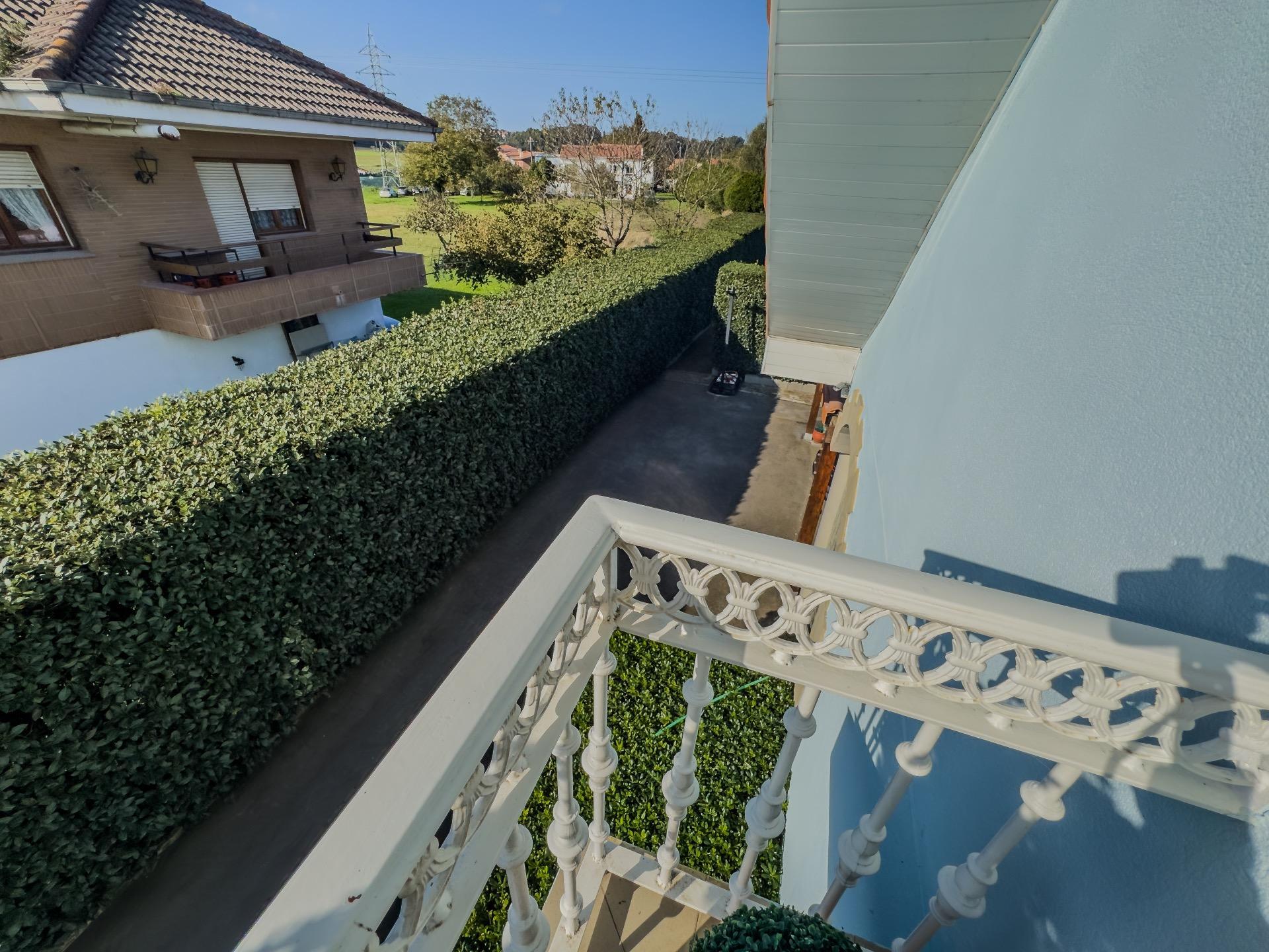 ? Chalet independiente en Barrio Monasterio Escobedo de Camargo