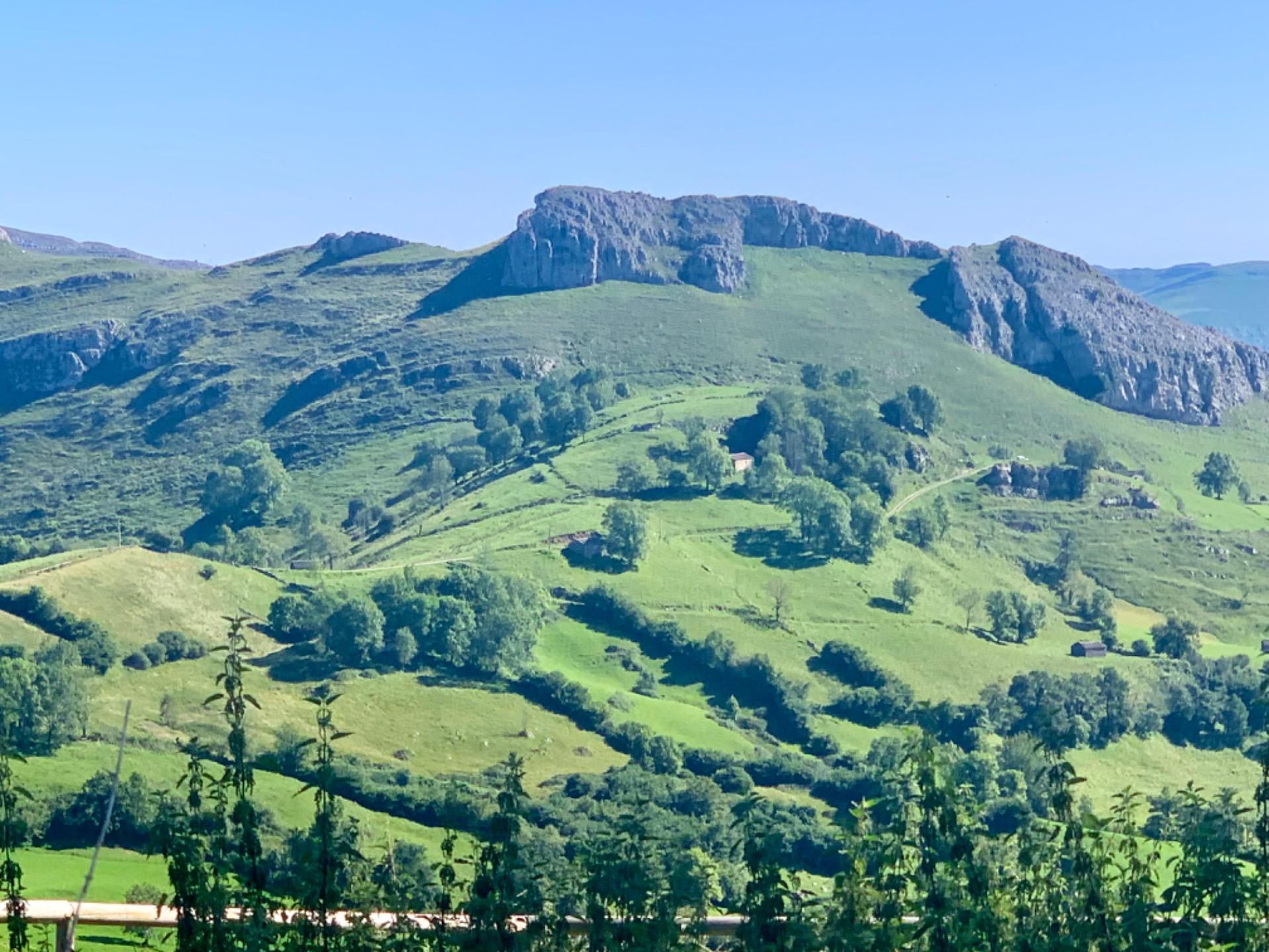CABAÑA de Piedra Pasiega en San Roque Riomiera, Merilla