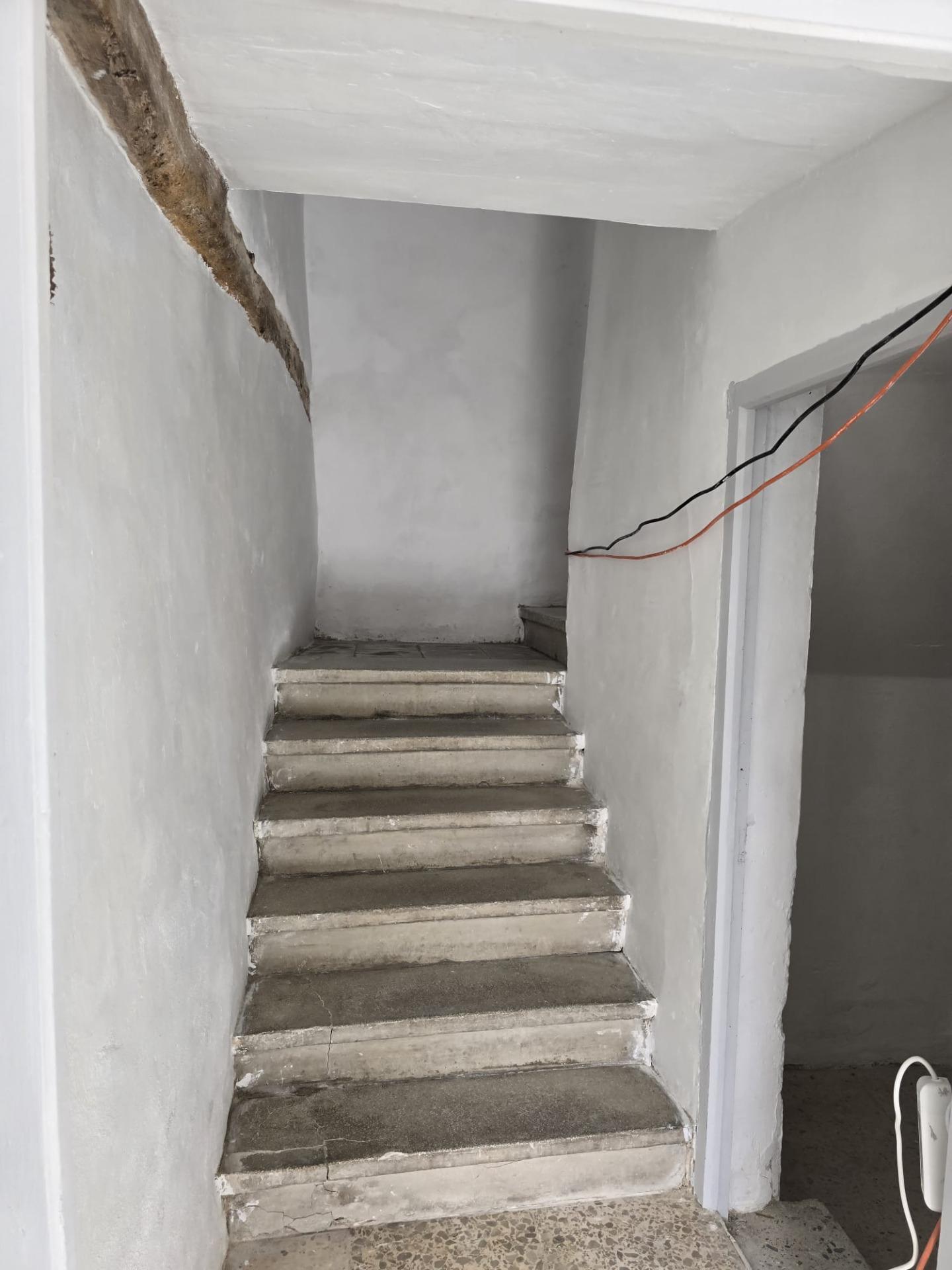 TRADICIONAL CASA A REHABILITAR DE 8 HABITACIONES EN VALLE DE LAS NAVAS + terreno 1116mtrs. urbano