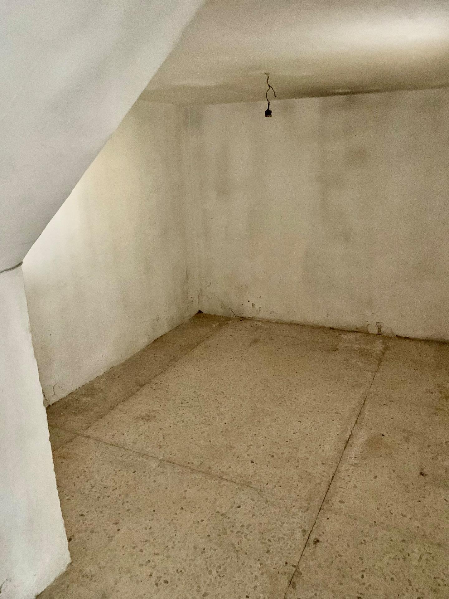 TRADICIONAL CASA A REHABILITAR DE 8 HABITACIONES EN VALLE DE LAS NAVAS + terreno 1116mtrs. urbano